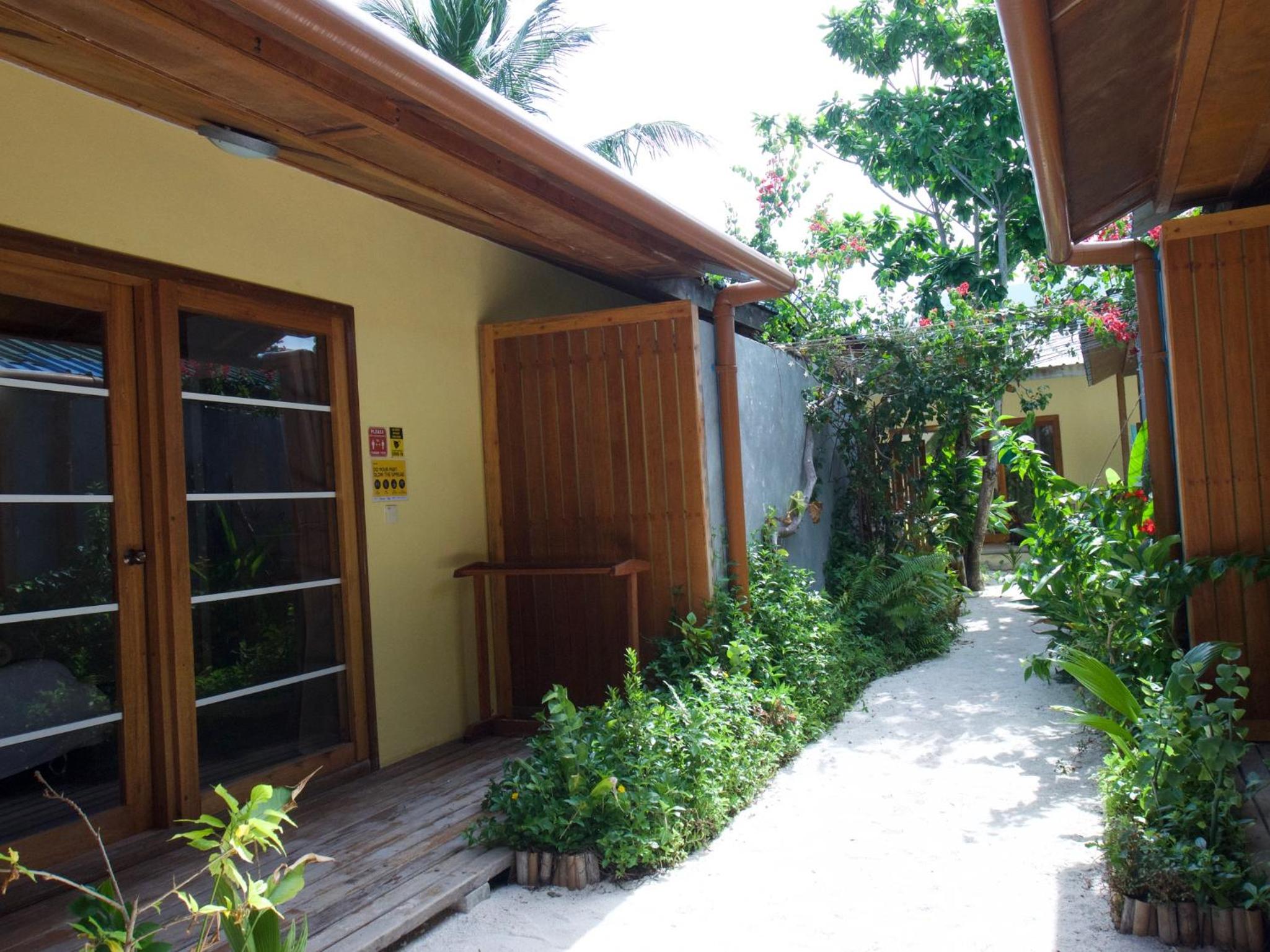 Family Room - Photo 15