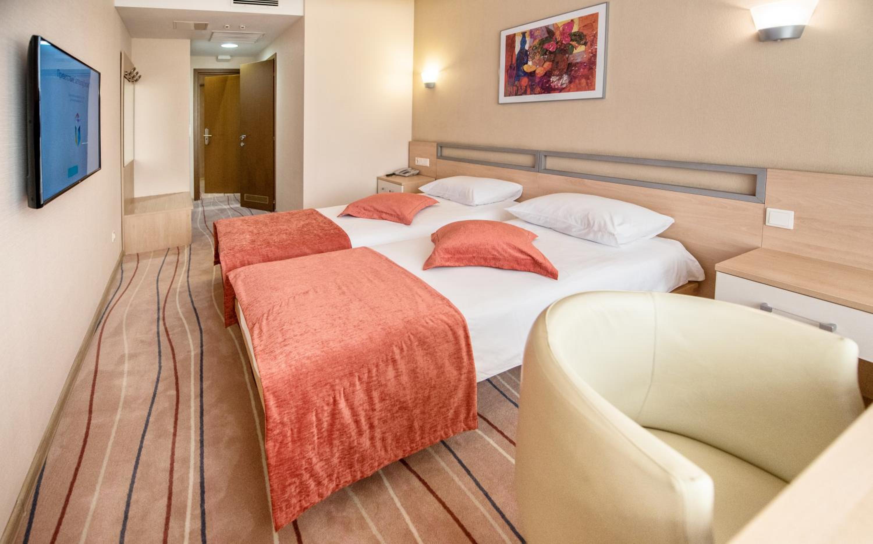 Economy Twin Room photo 1