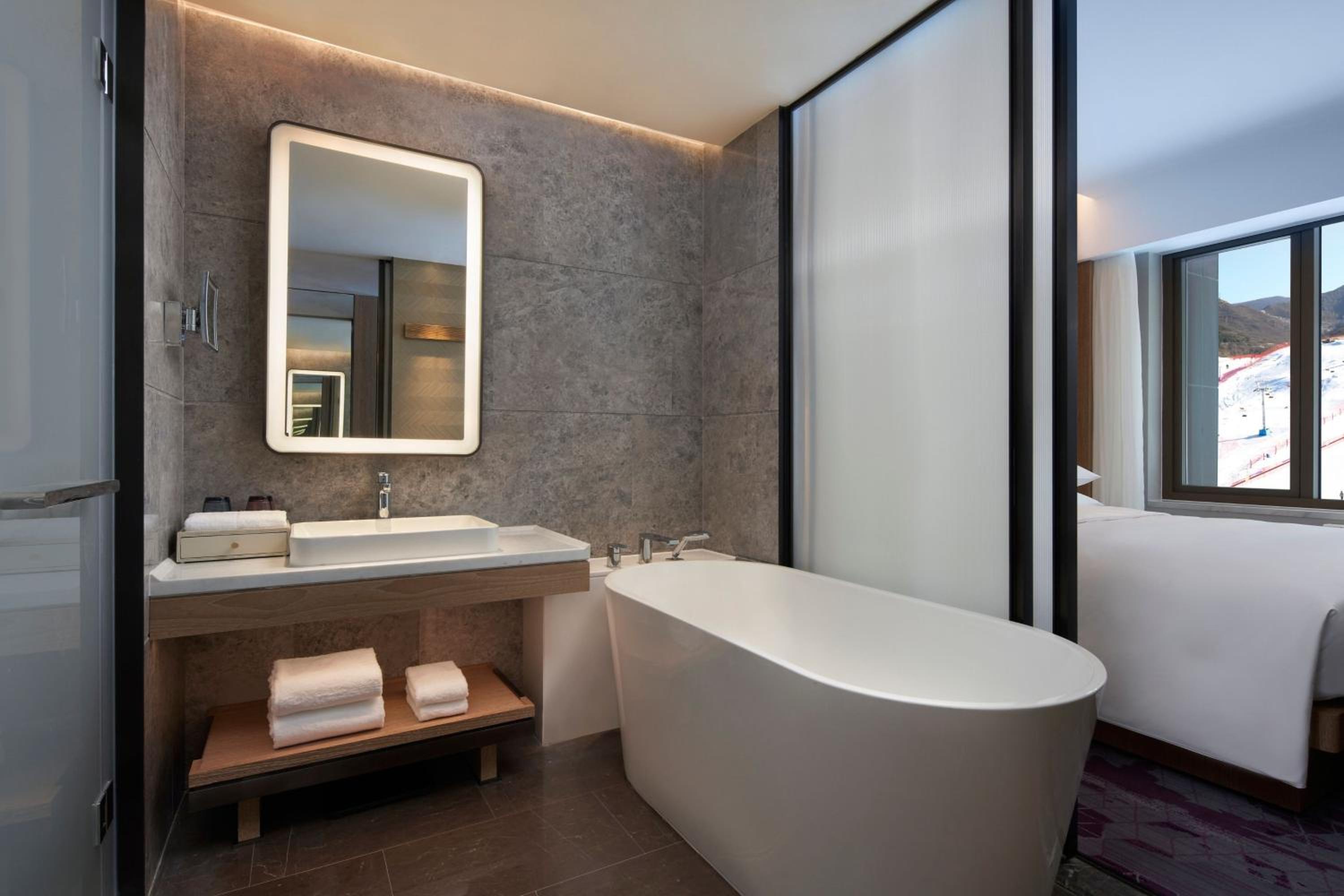 King Suite with Forest View - Photo 4