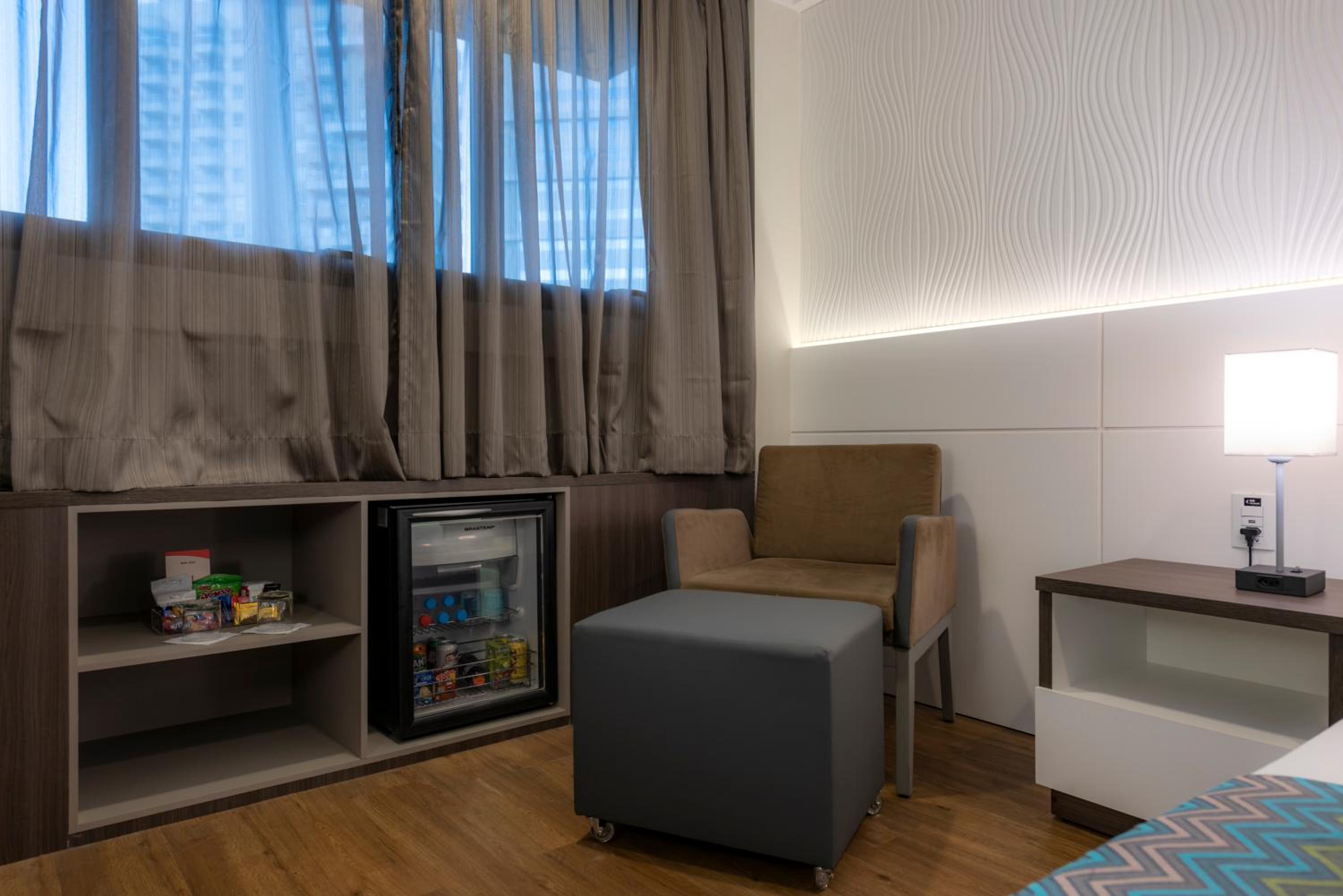 Deluxe King Suite photo 3
