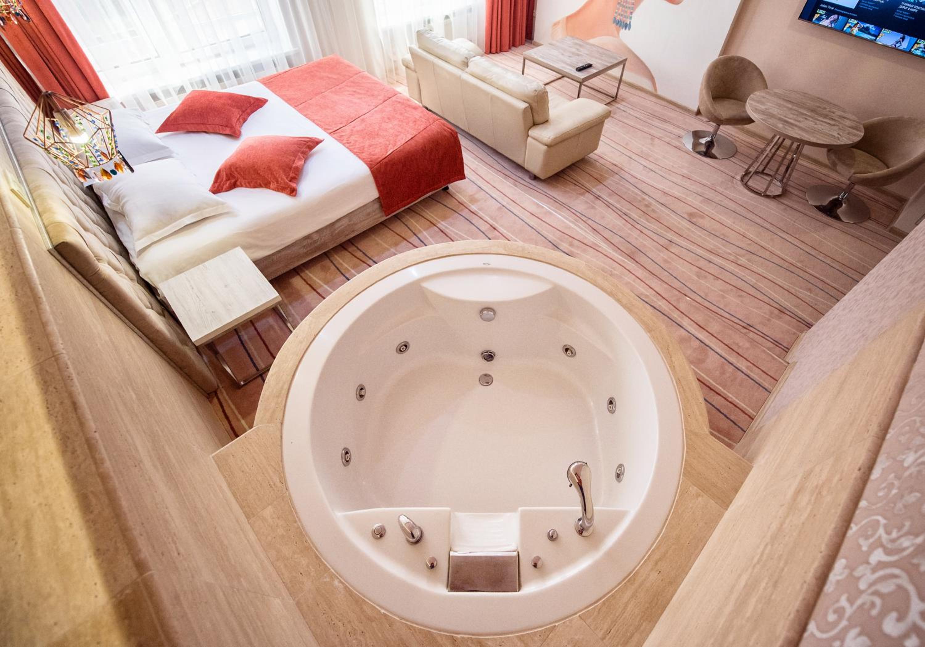 Double Room with Spa Bath photo 1