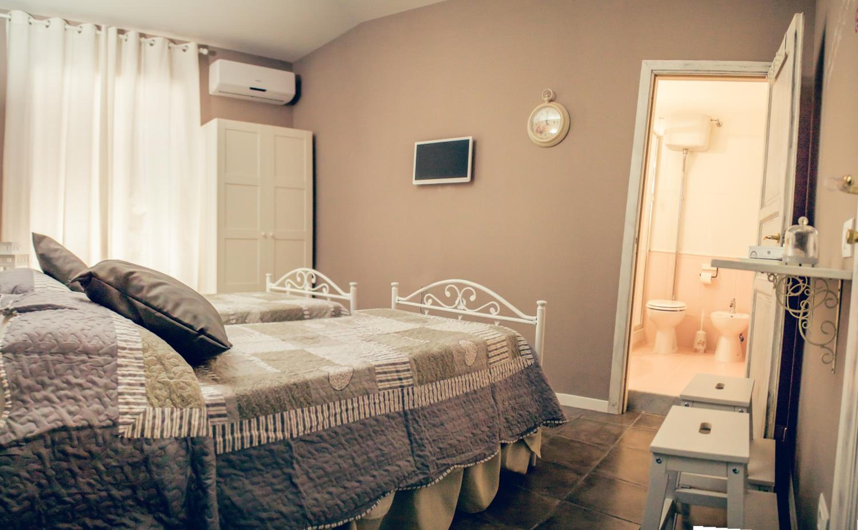 Twin Room with City View