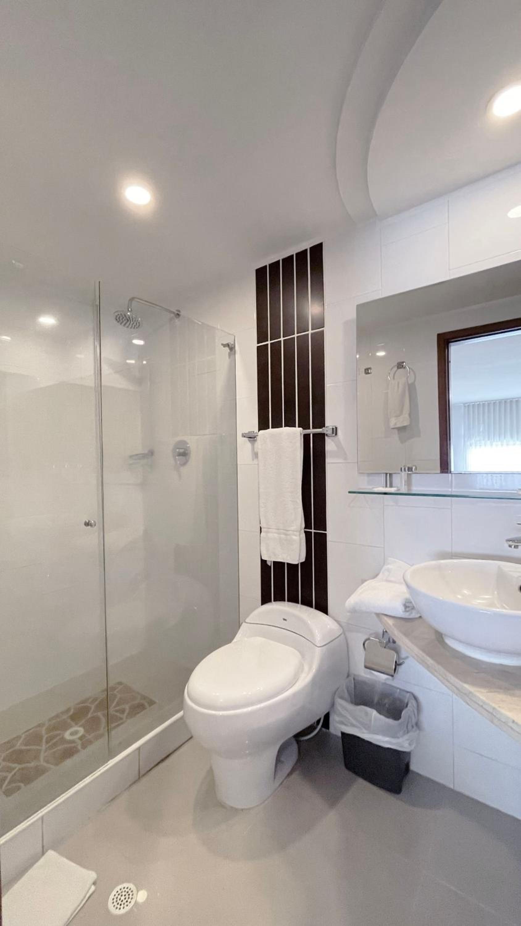 Superior King Room - Photo 5