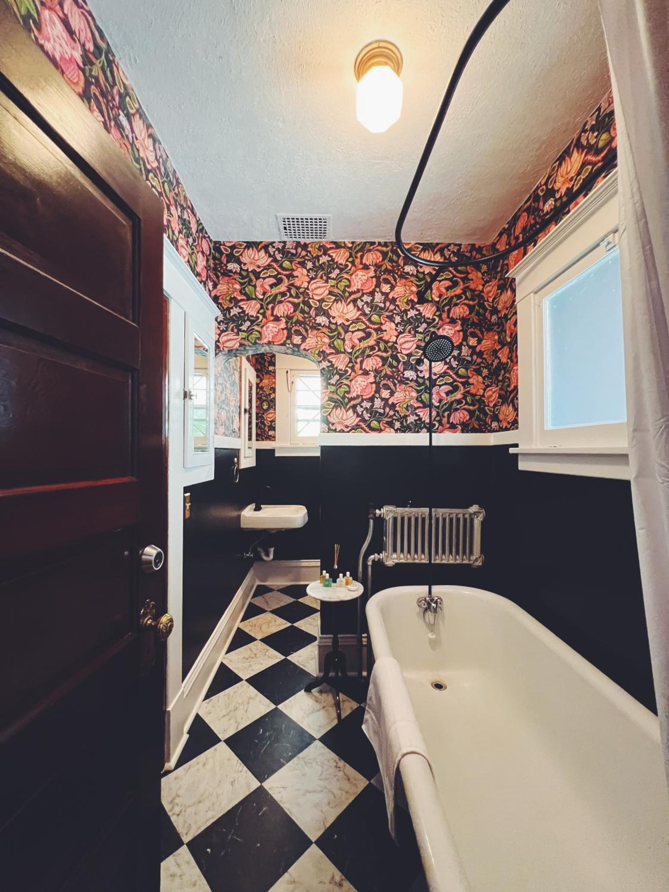 Double Room with Private External Bathroom - Photo 2