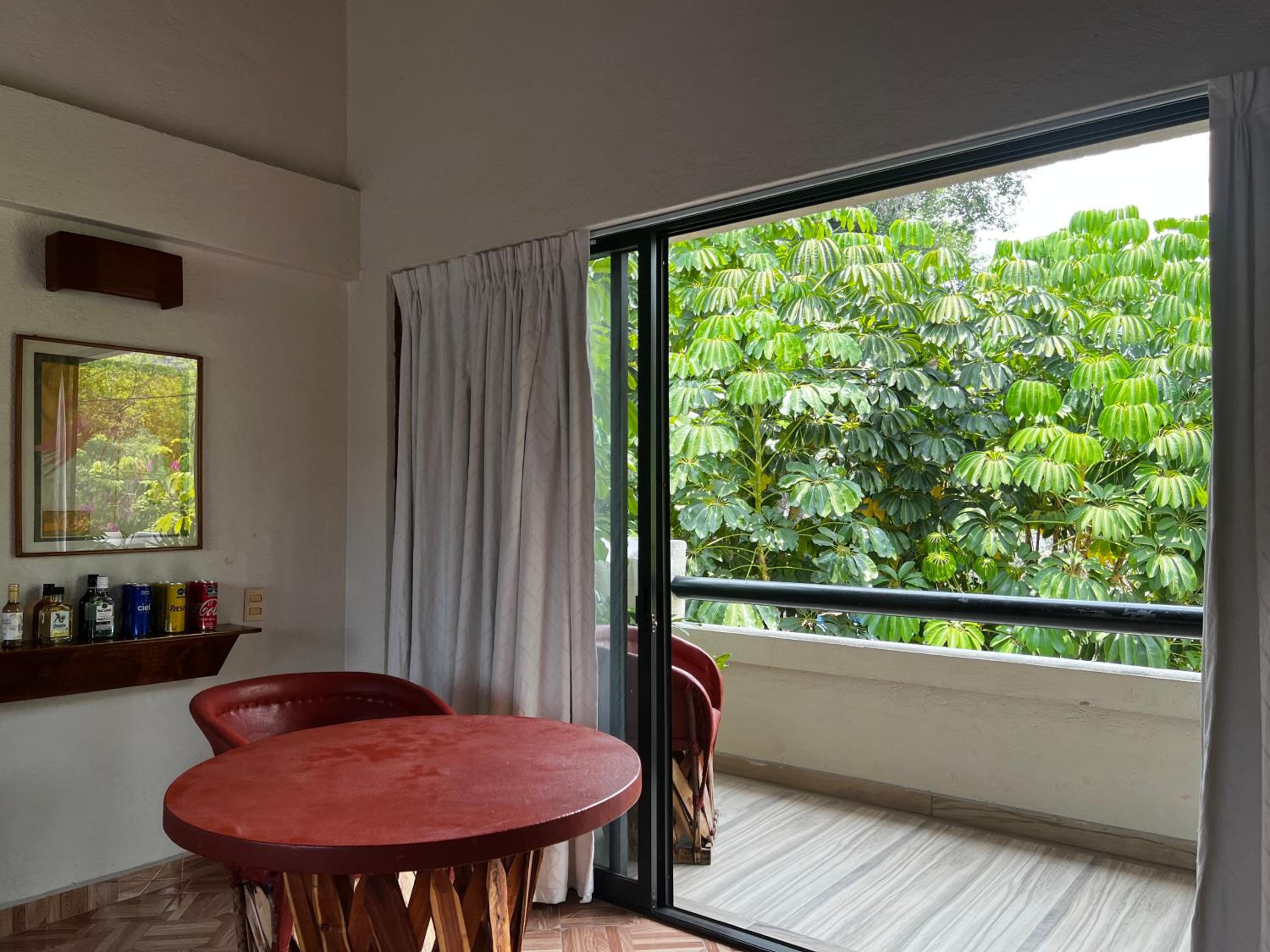 Suite - Photo 8