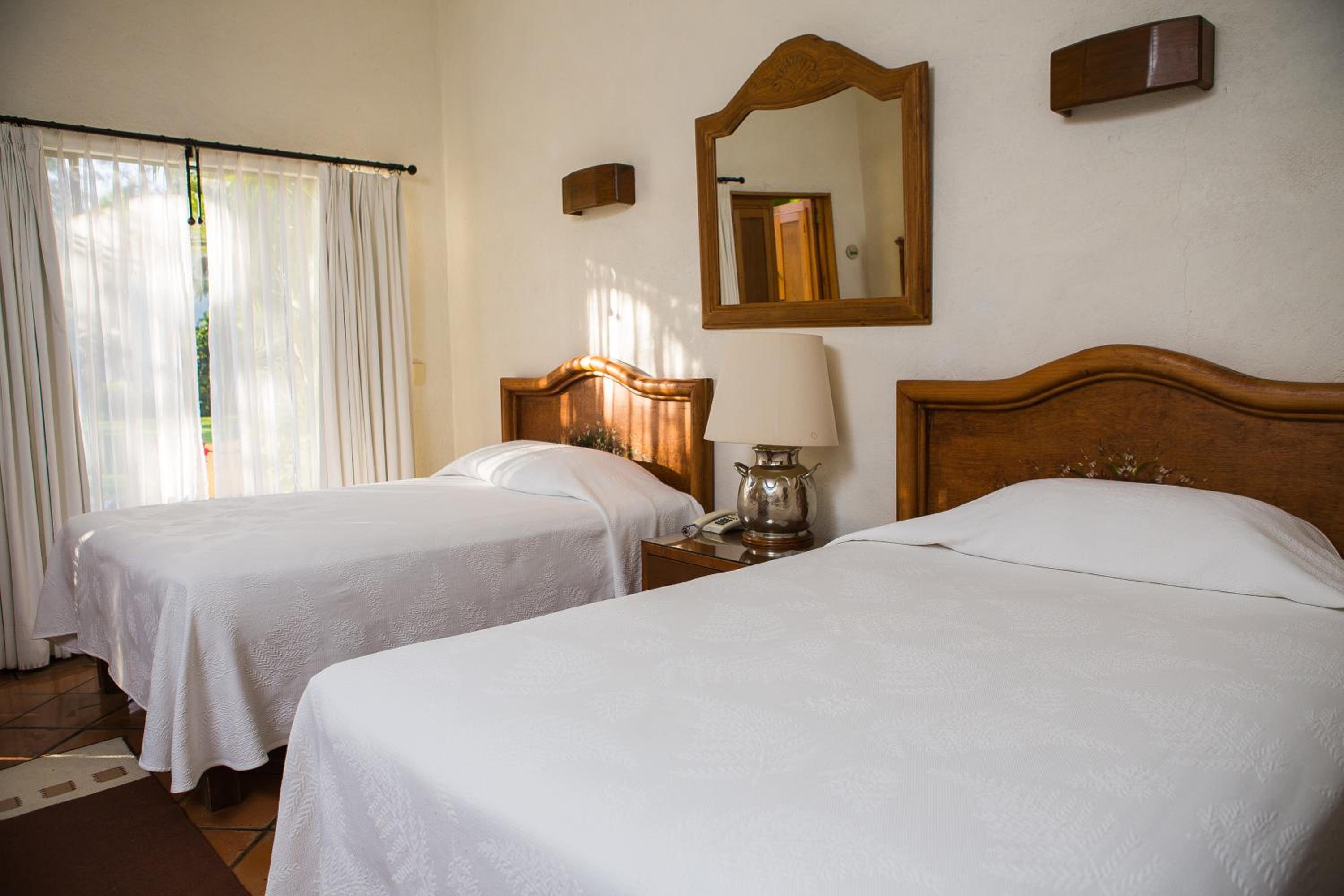 Double Room with Two Double Beds - Photo 6