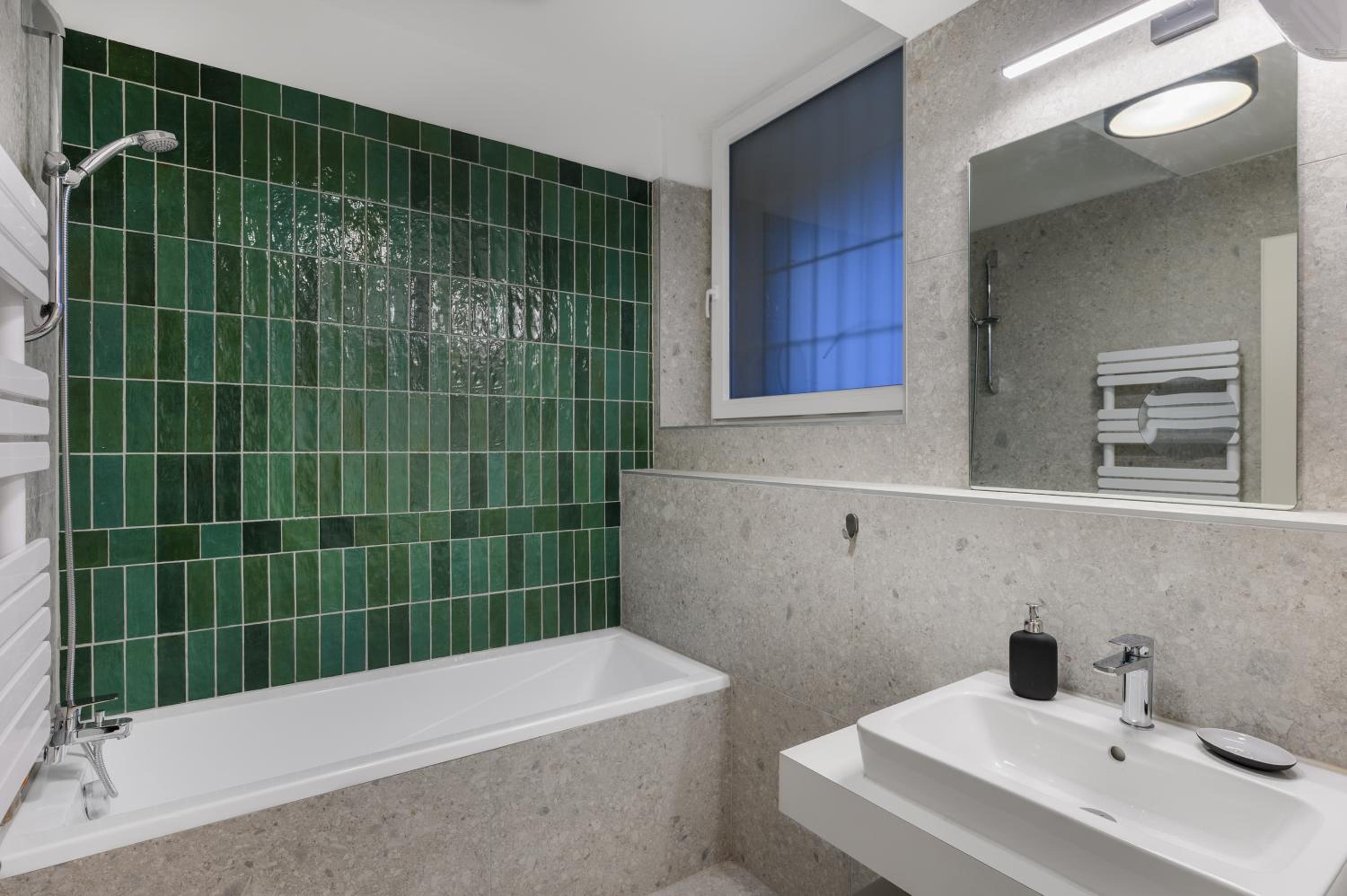 פלורין אפארט הוטל בודפשט — Deluxe Three-Bedroom Apartment with terrace