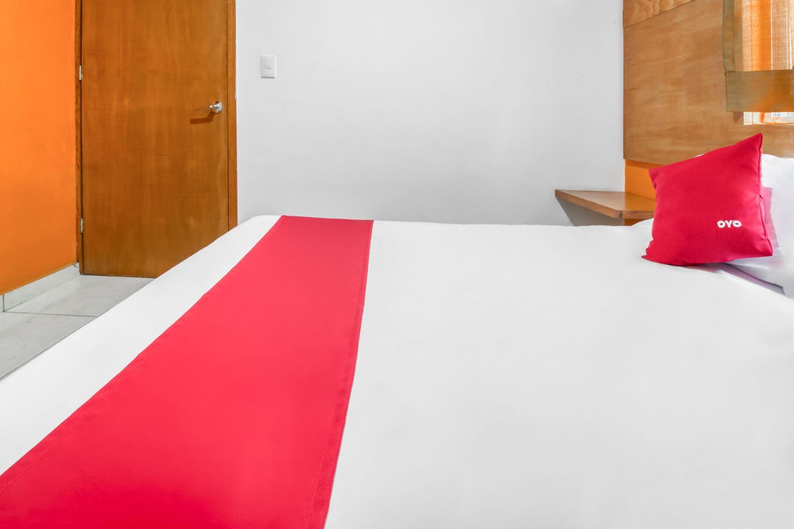 Standard Two Beds - Photo 3
