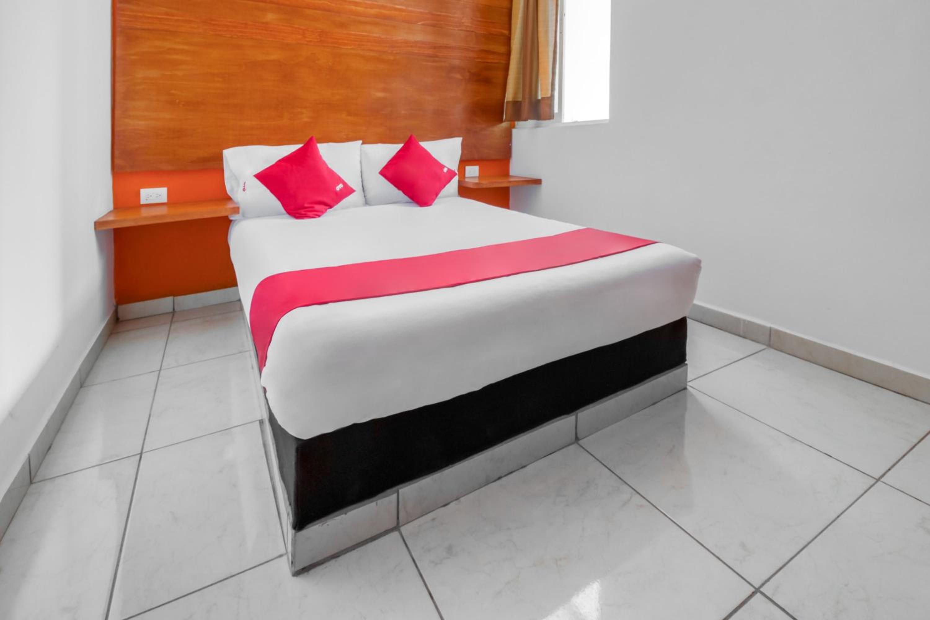 Standard Two Beds - Photo 2