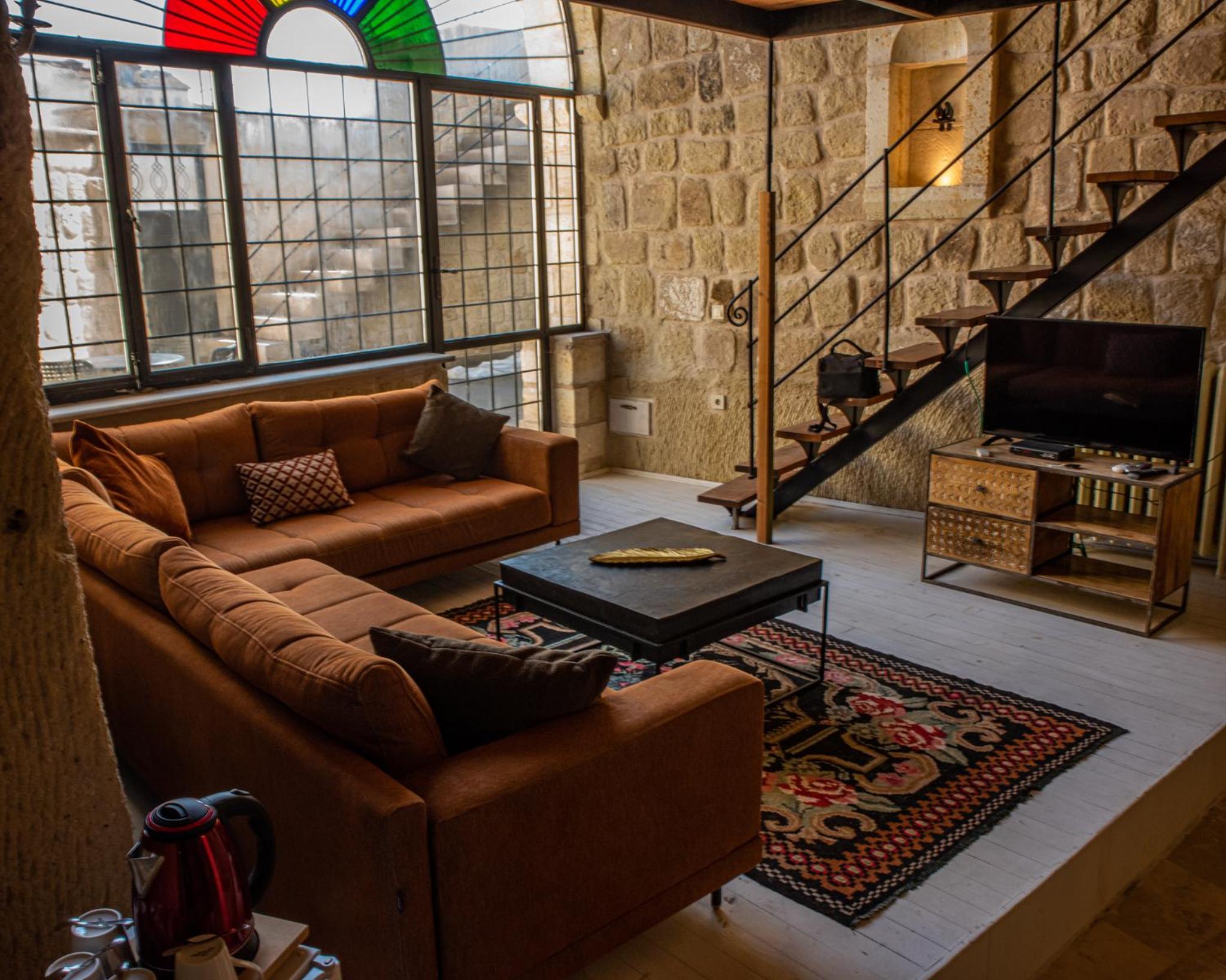 Superior Family Room - Photo 3