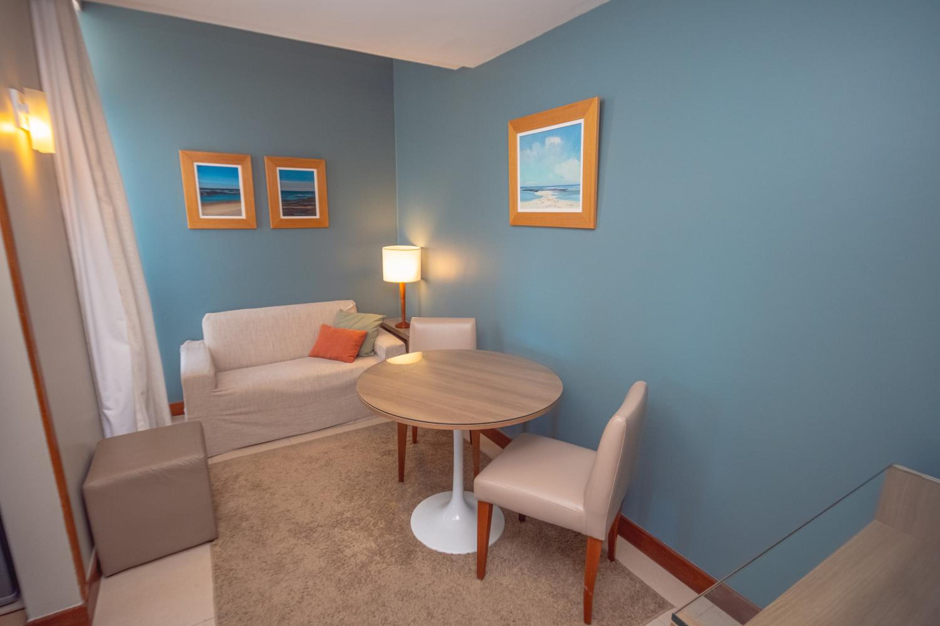 Executive Suite - Photo 5