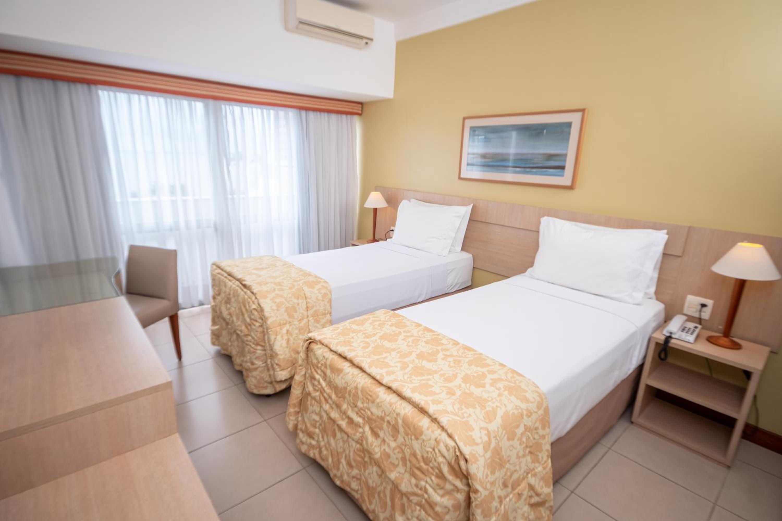 Standard Twin Room - Photo 3
