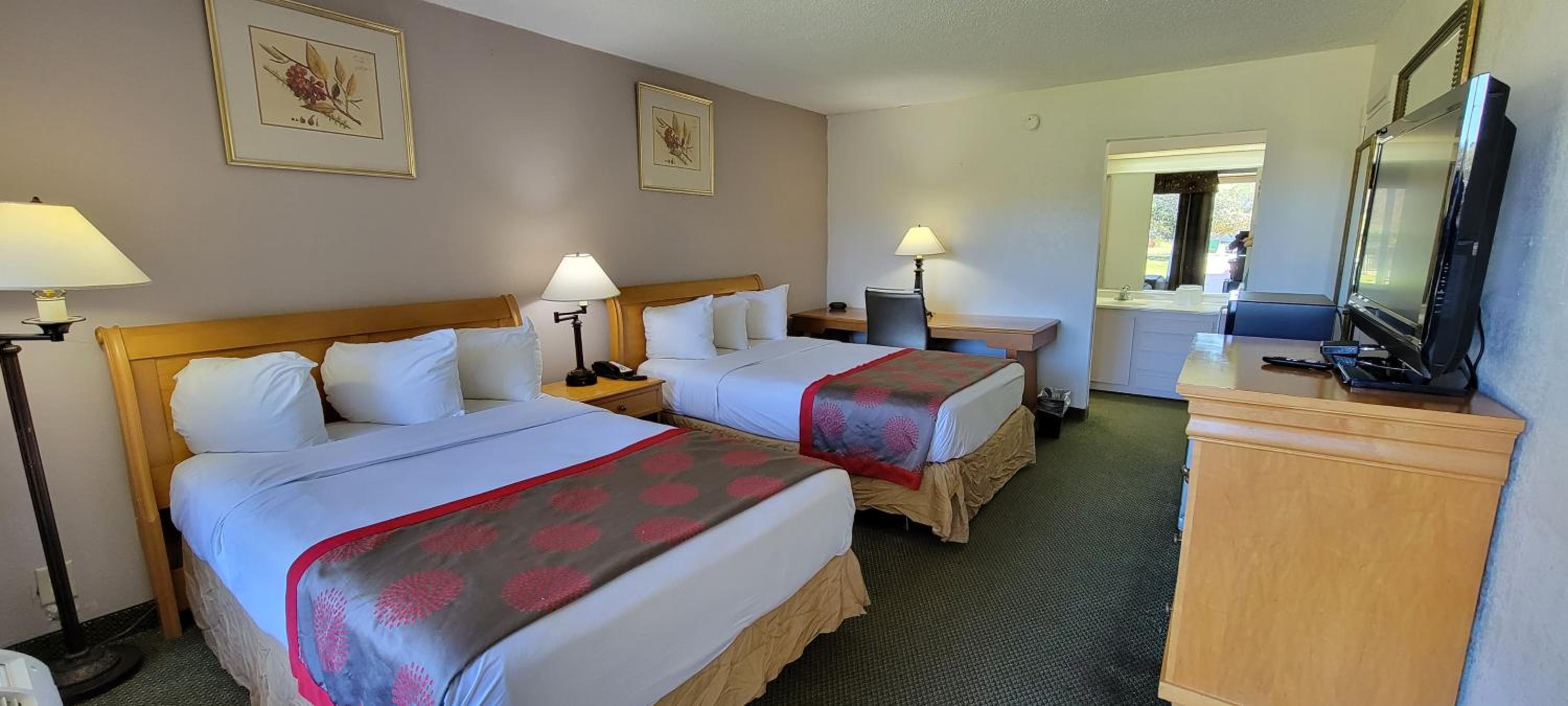 Deluxe Double Room With Two Double Beds - Non-Smoking photo 2