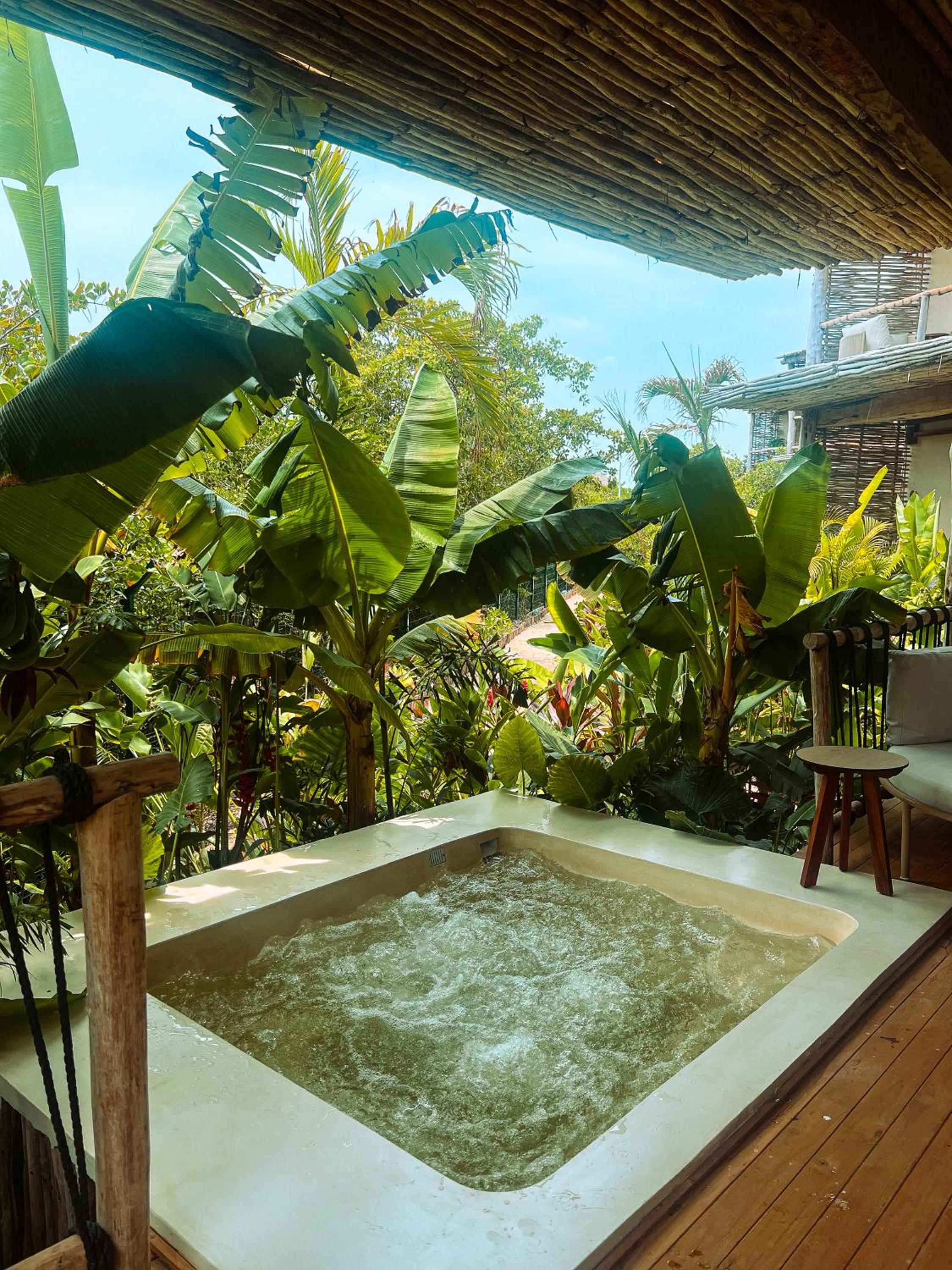 Junior Suite with Private Pool - Photo 9
