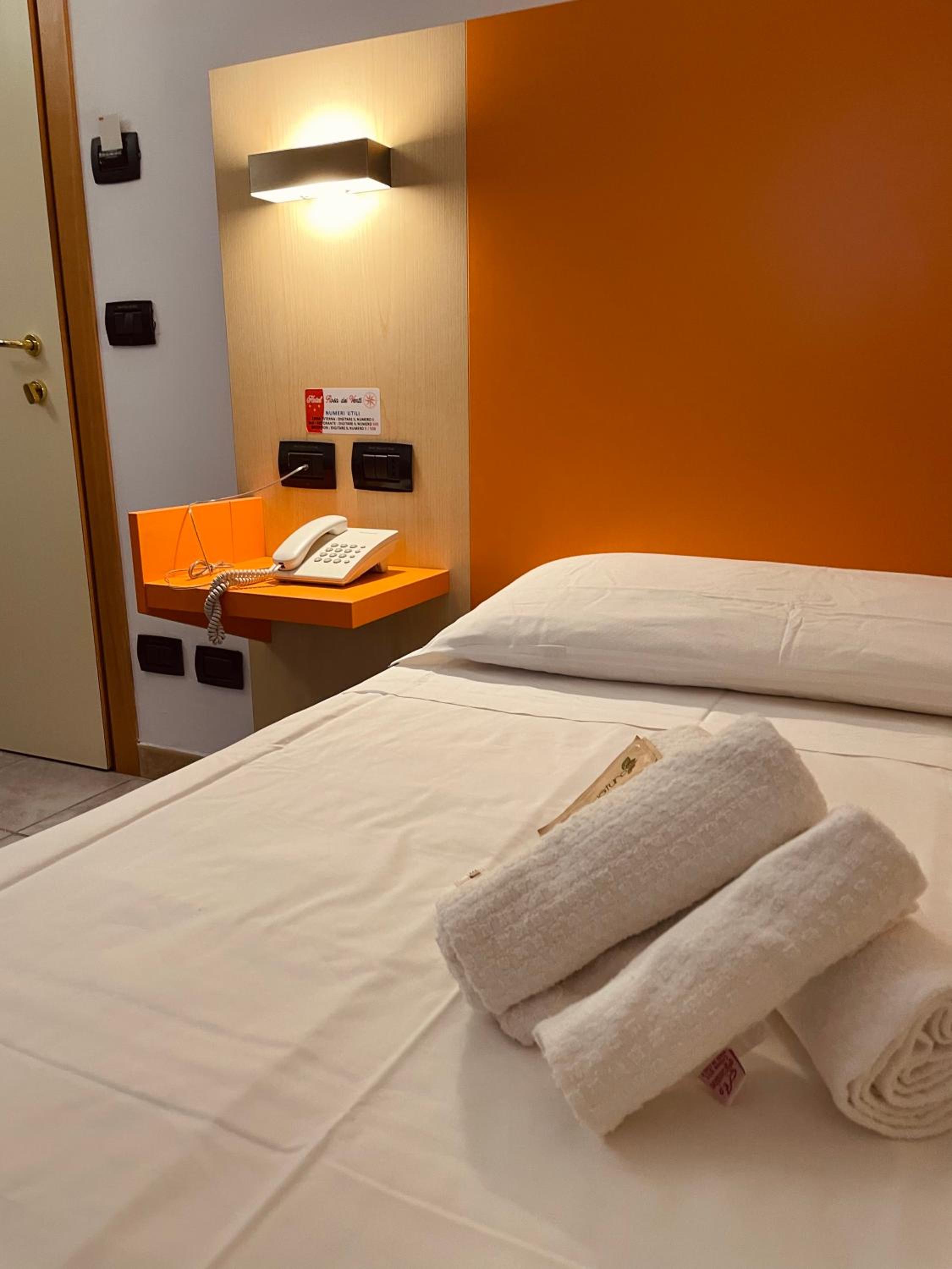 Single Room photo 3