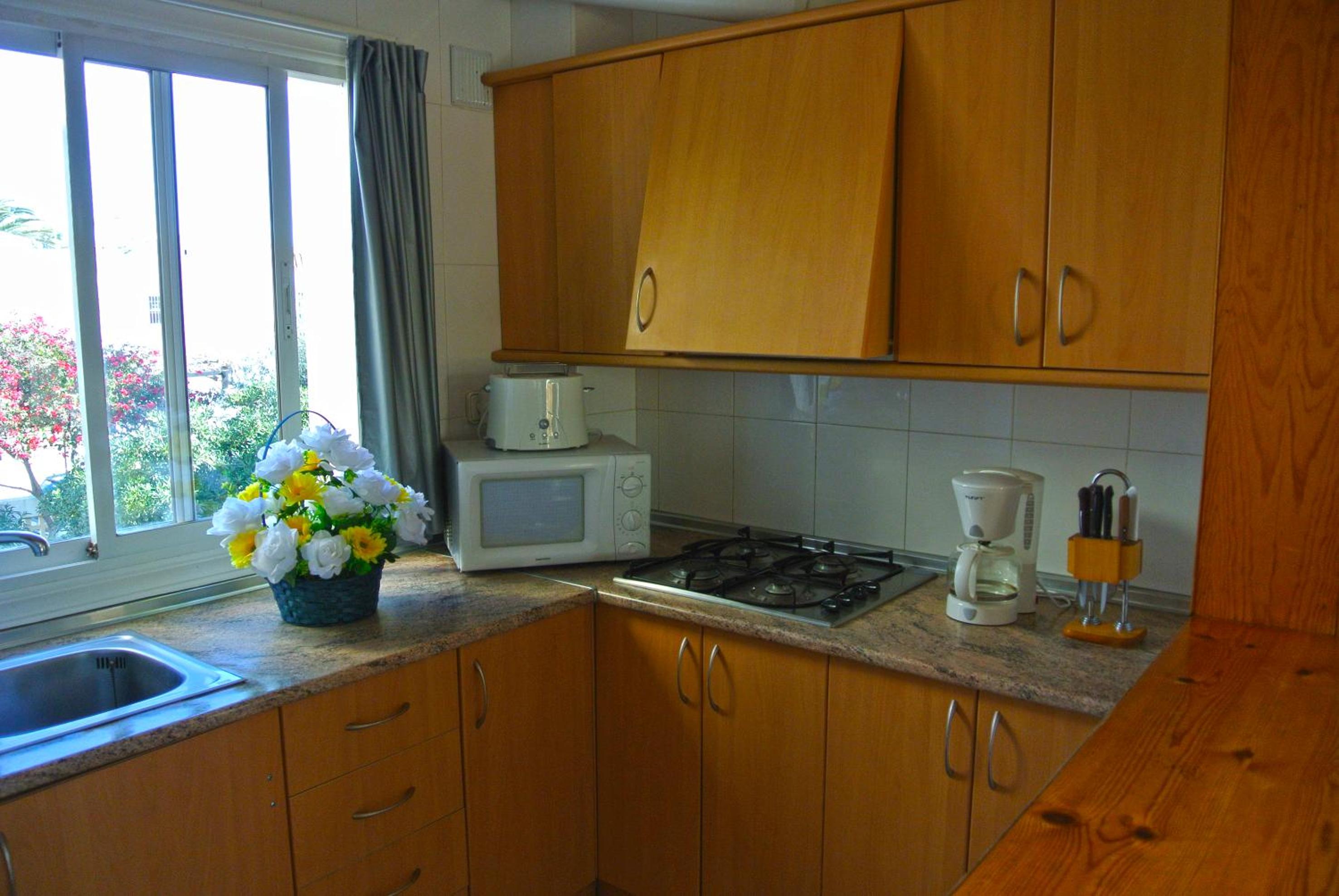 One-Bedroom Apartment - Ground Floor photo 2