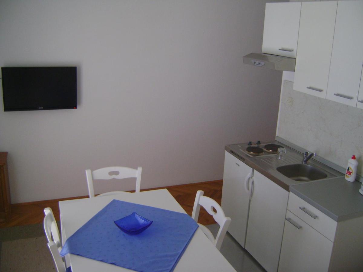 One-Bedroom Apartment with Sea View photo 2
