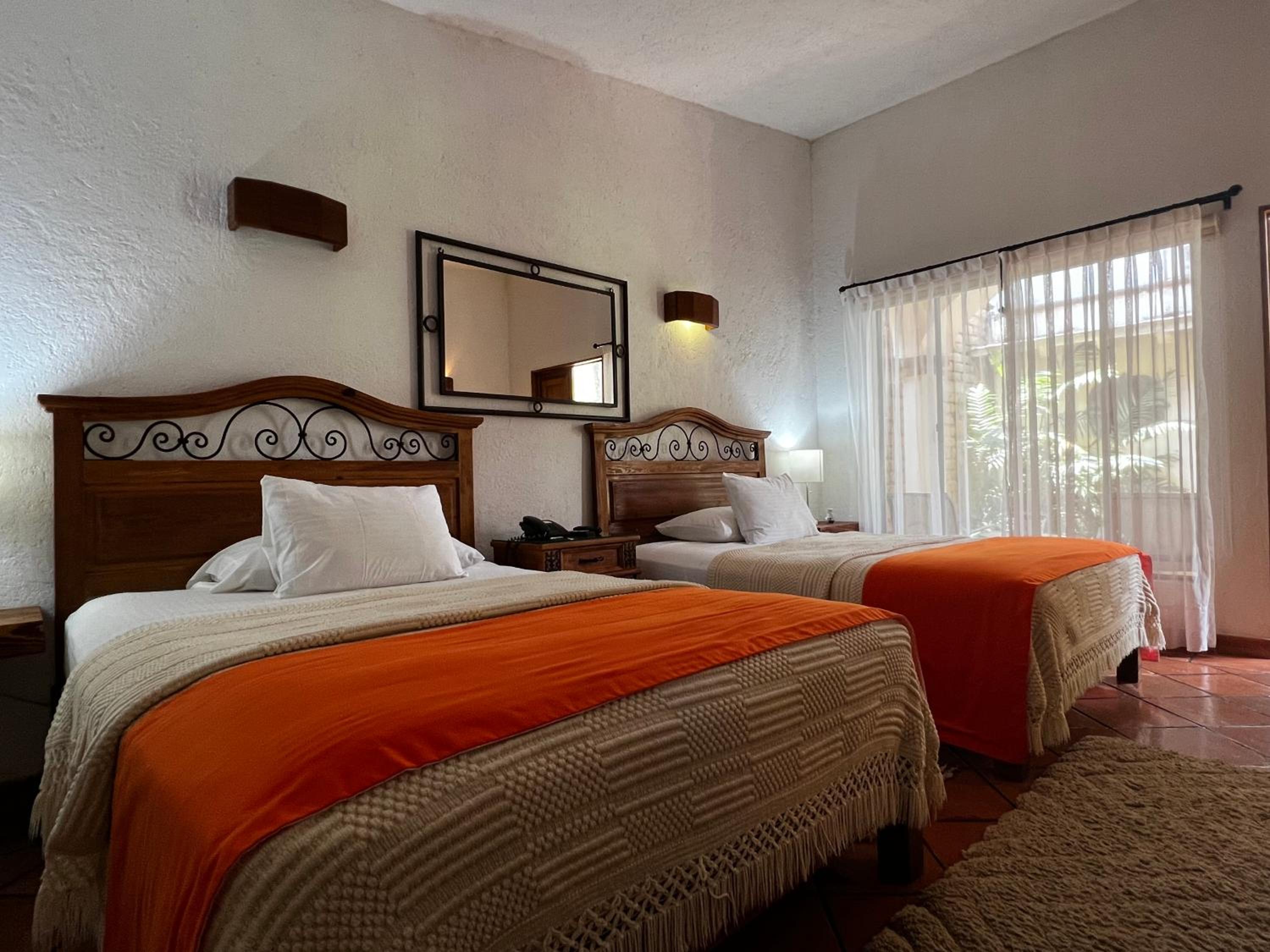 Twin Room - Photo 1