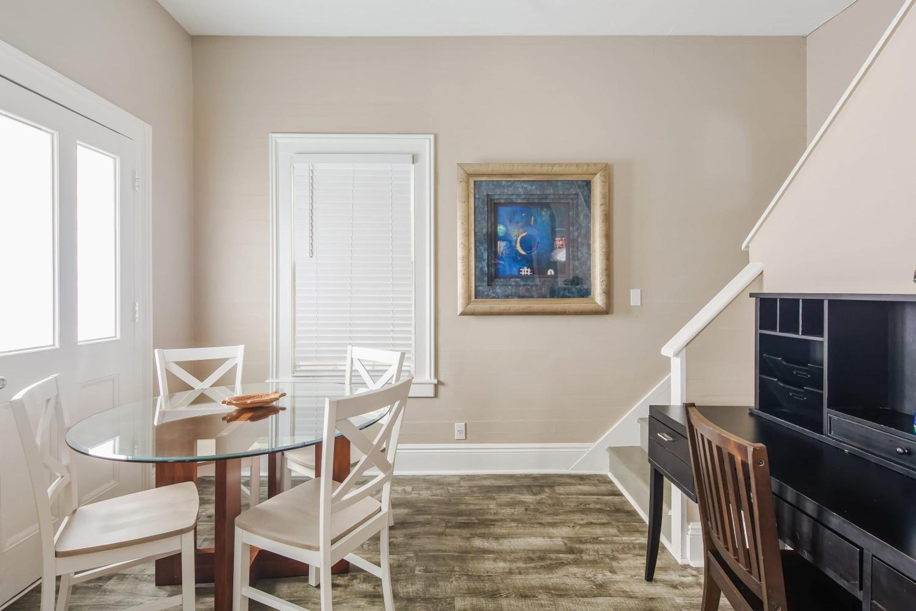 Apartment - Photo 9