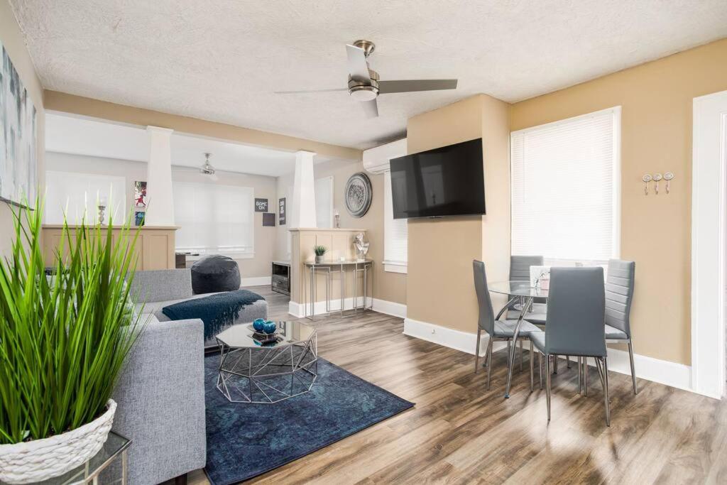 Three-Bedroom Apartment photo 1