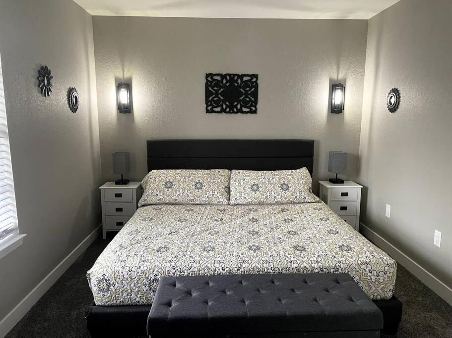 One-Bedroom House photo 1