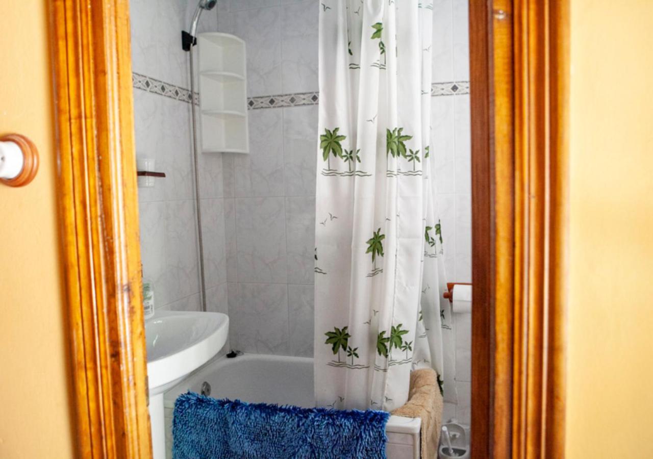 Three-Bedroom House photo 3
