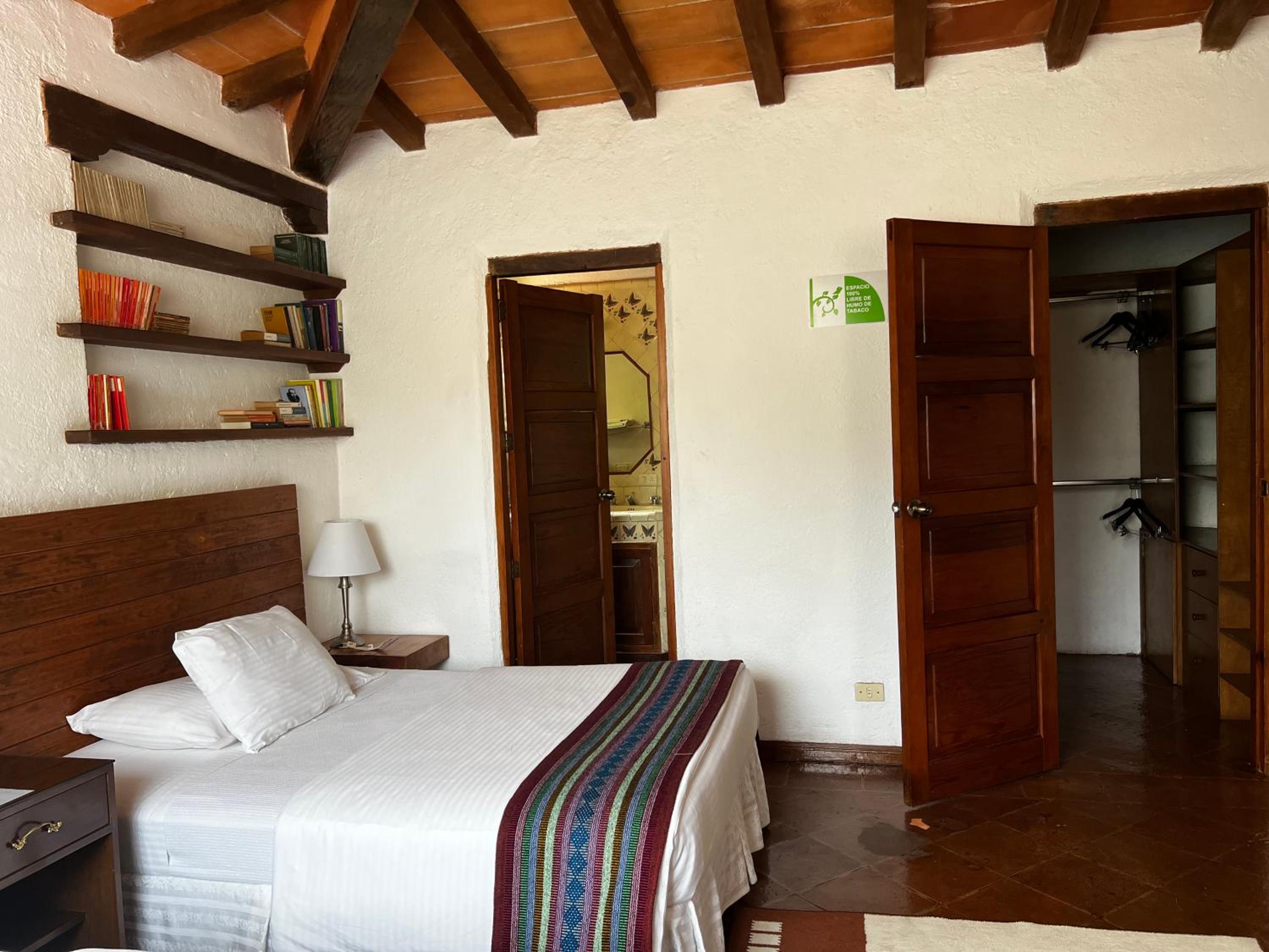 Double Room with Two Double Beds - Photo 7