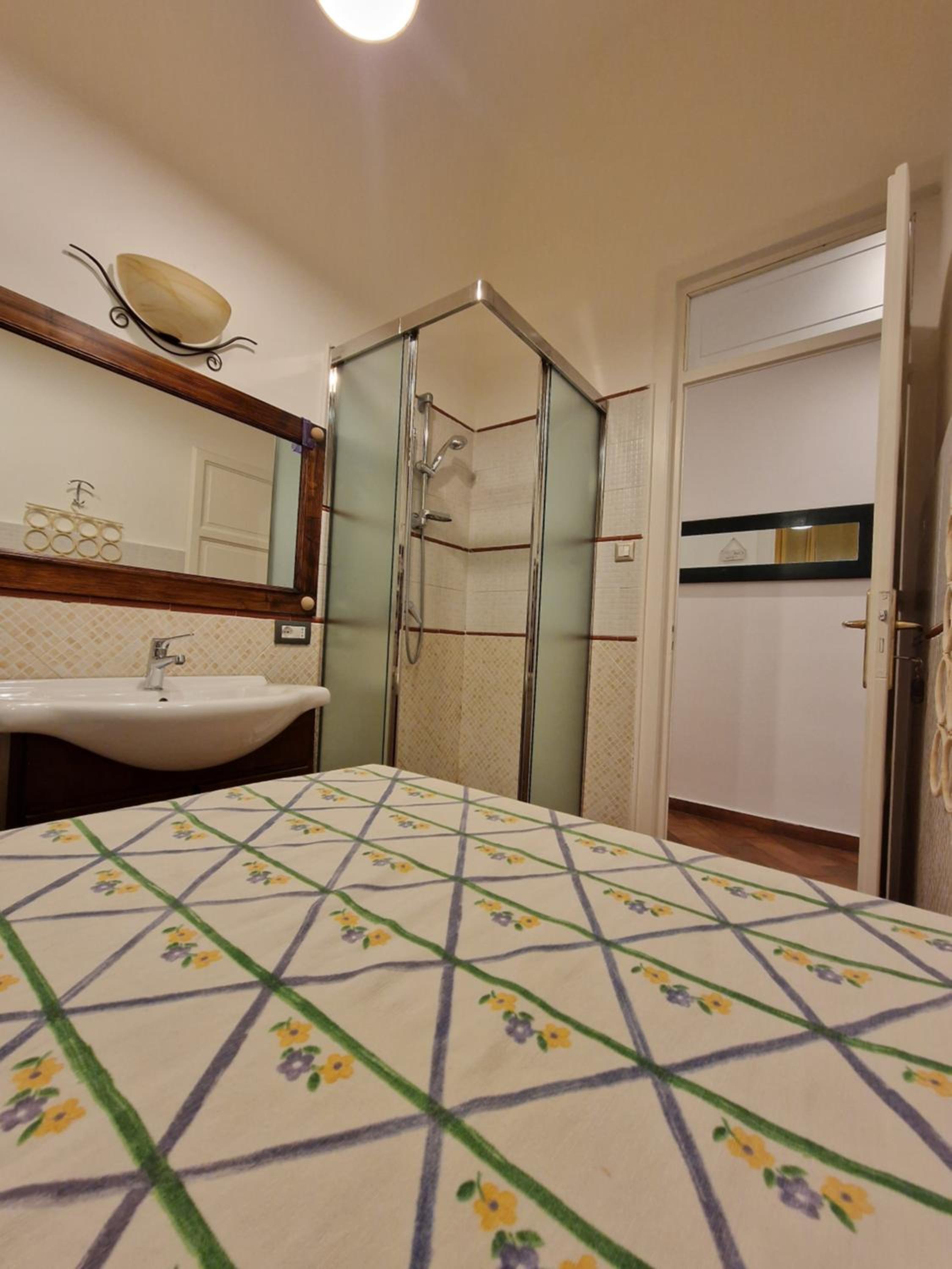 Double Room - Photo 4