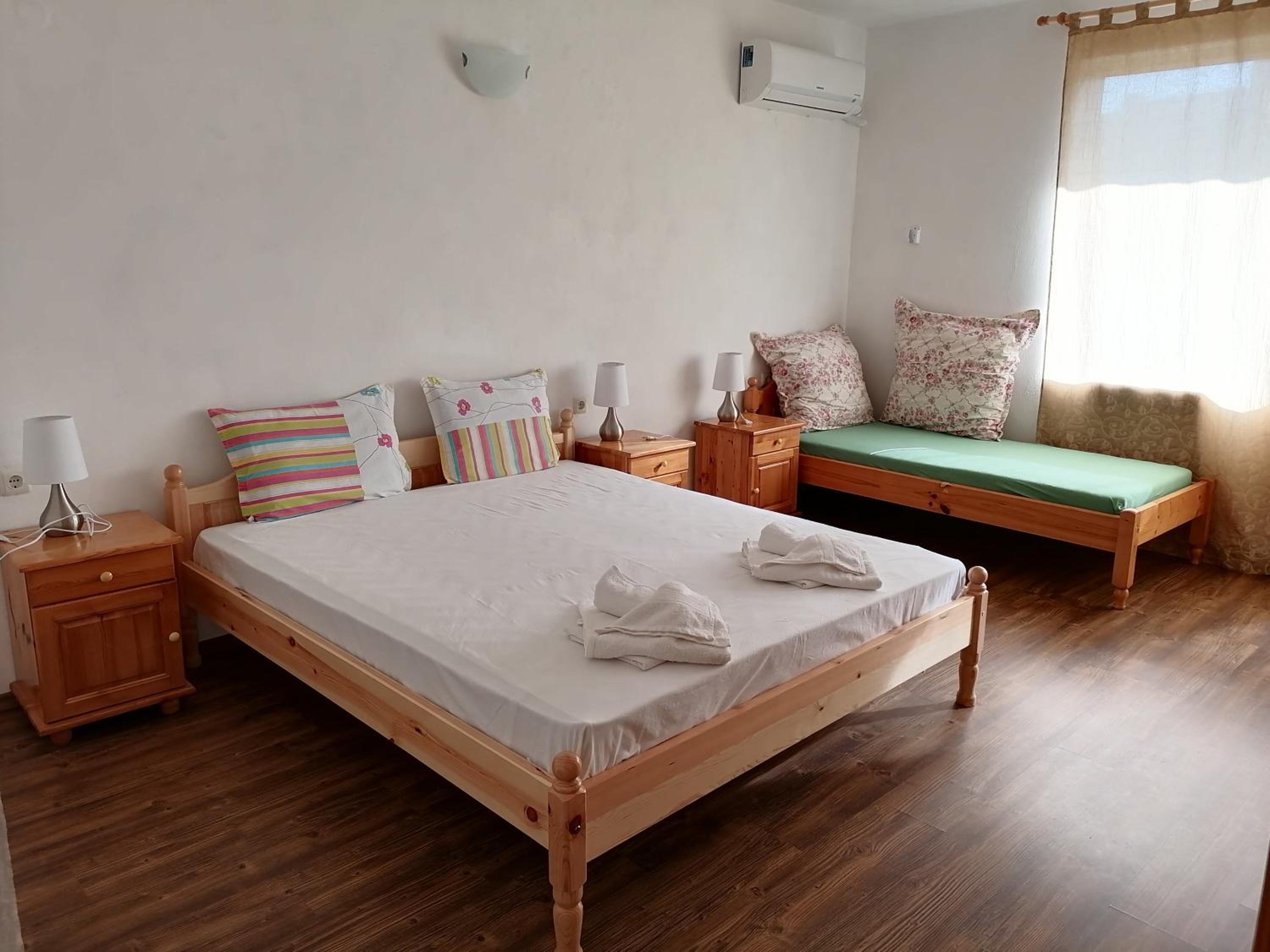Triple Room with Private Bathroom photo 3
