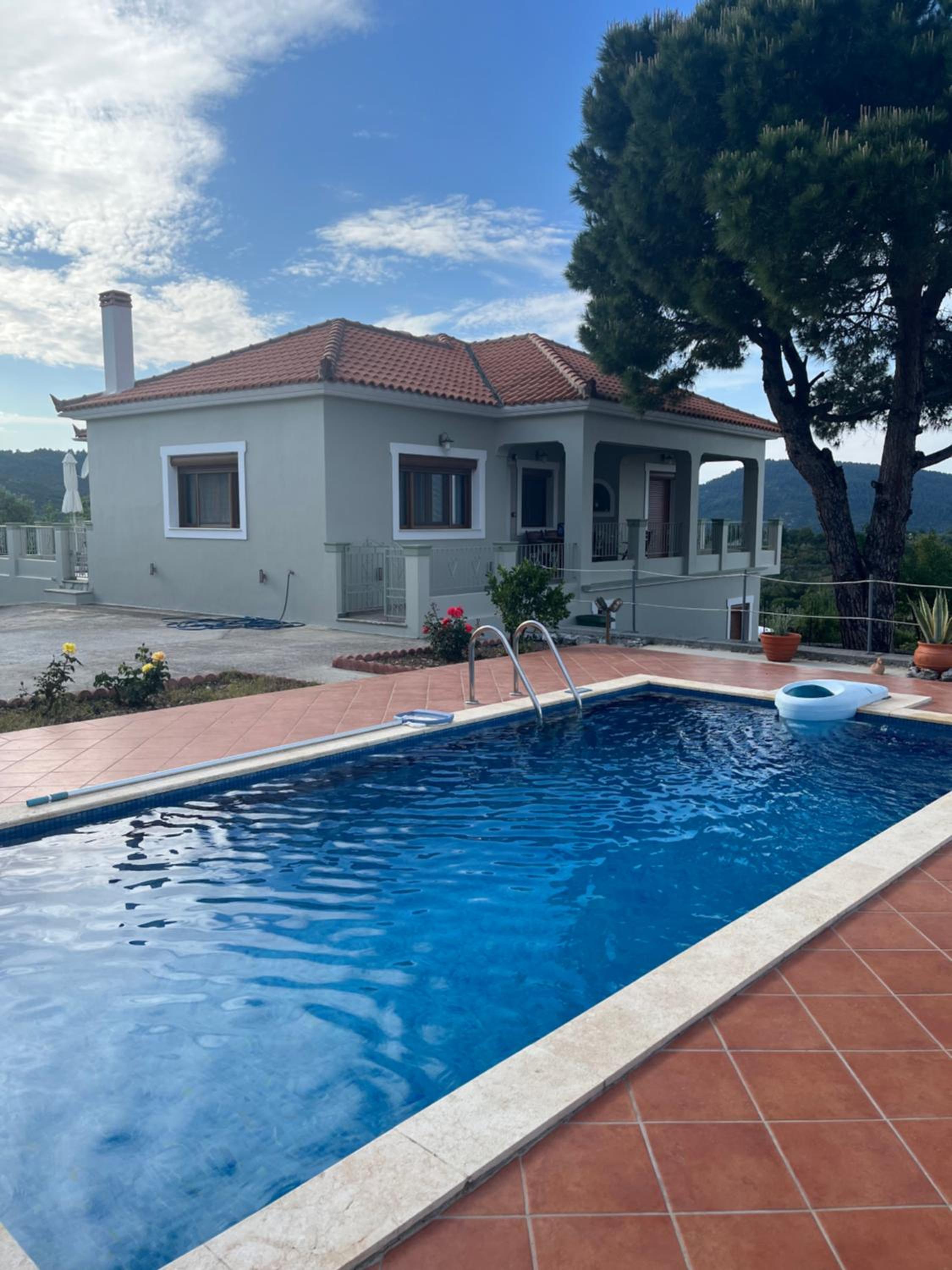Three-Bedroom Villa photo 2