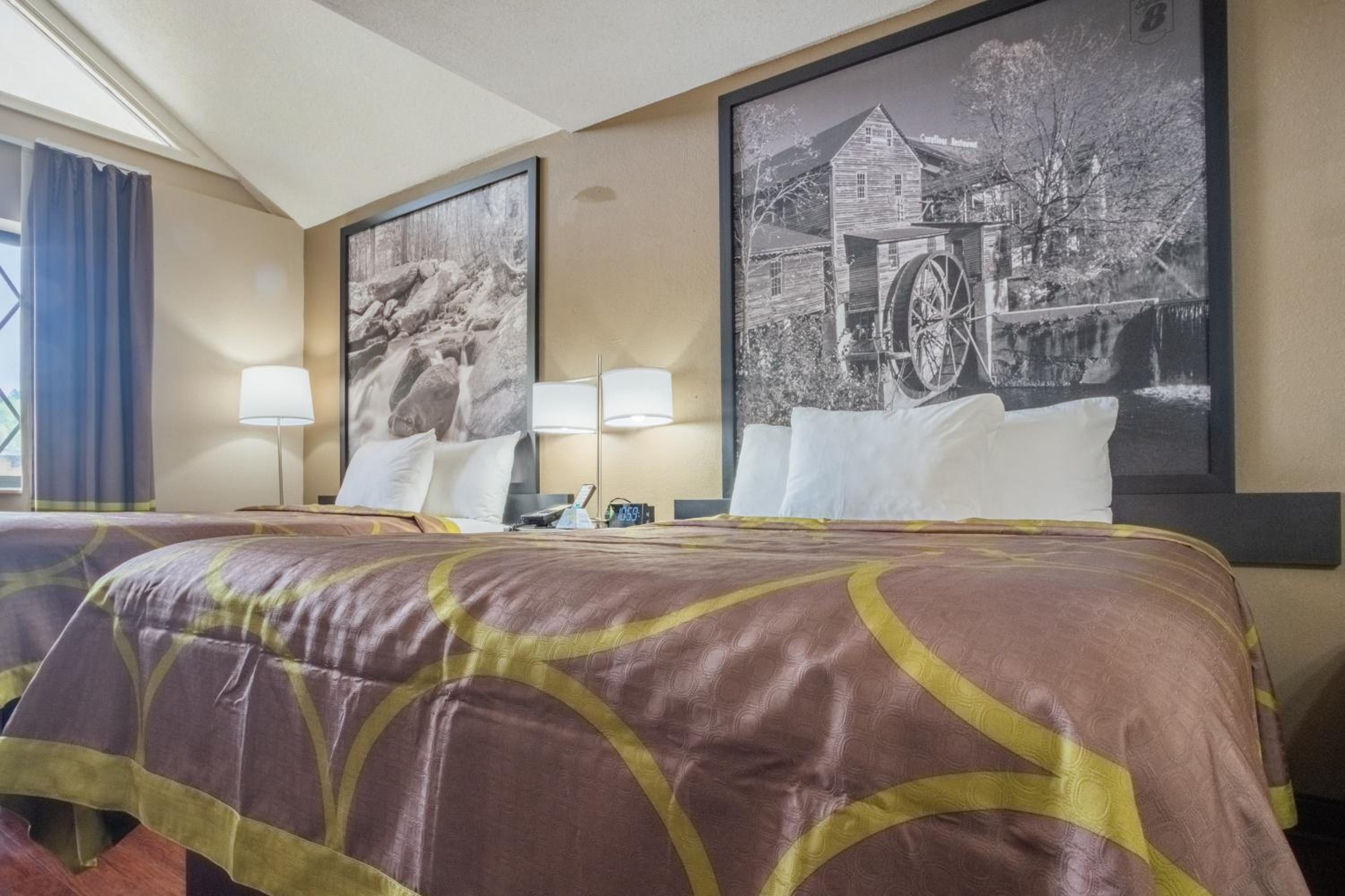 Double Room with Two Double Beds - Non-Smoking - Photo 2