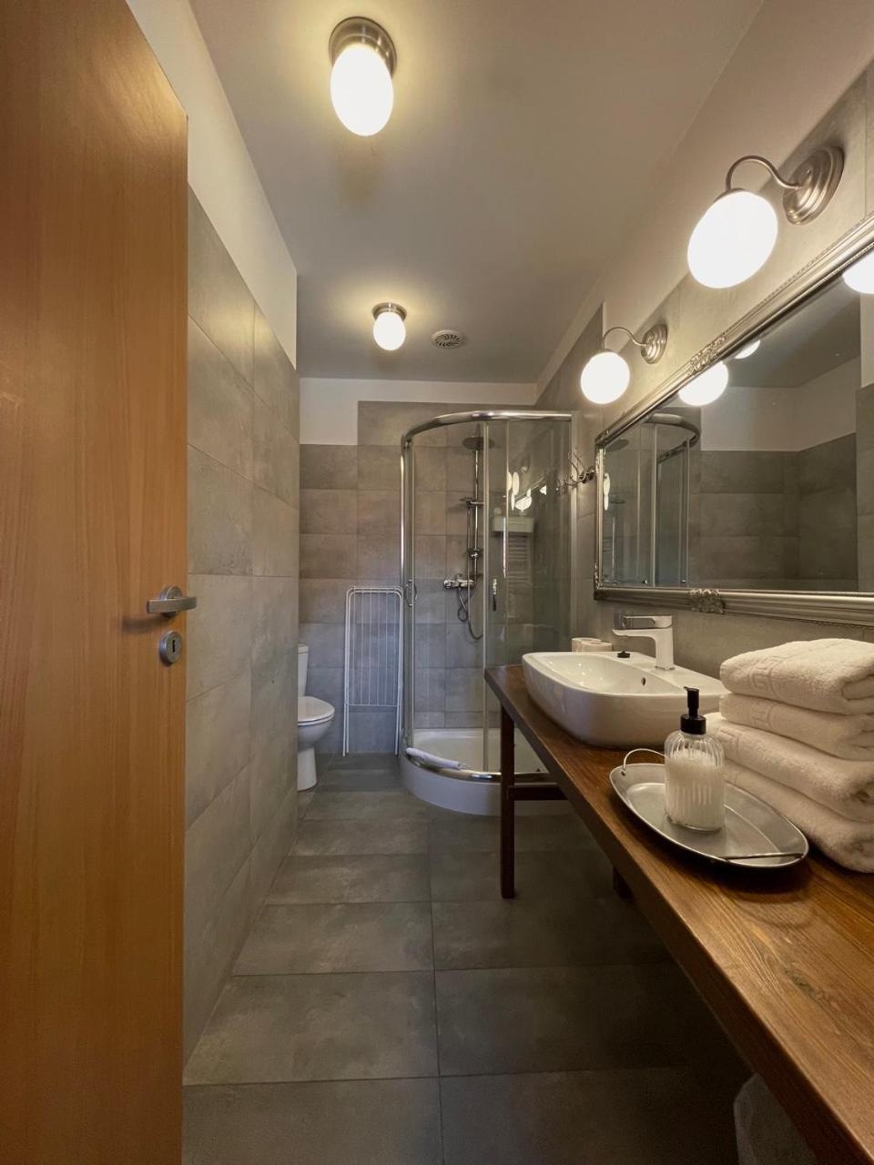 Standard Double Room - Photo 3