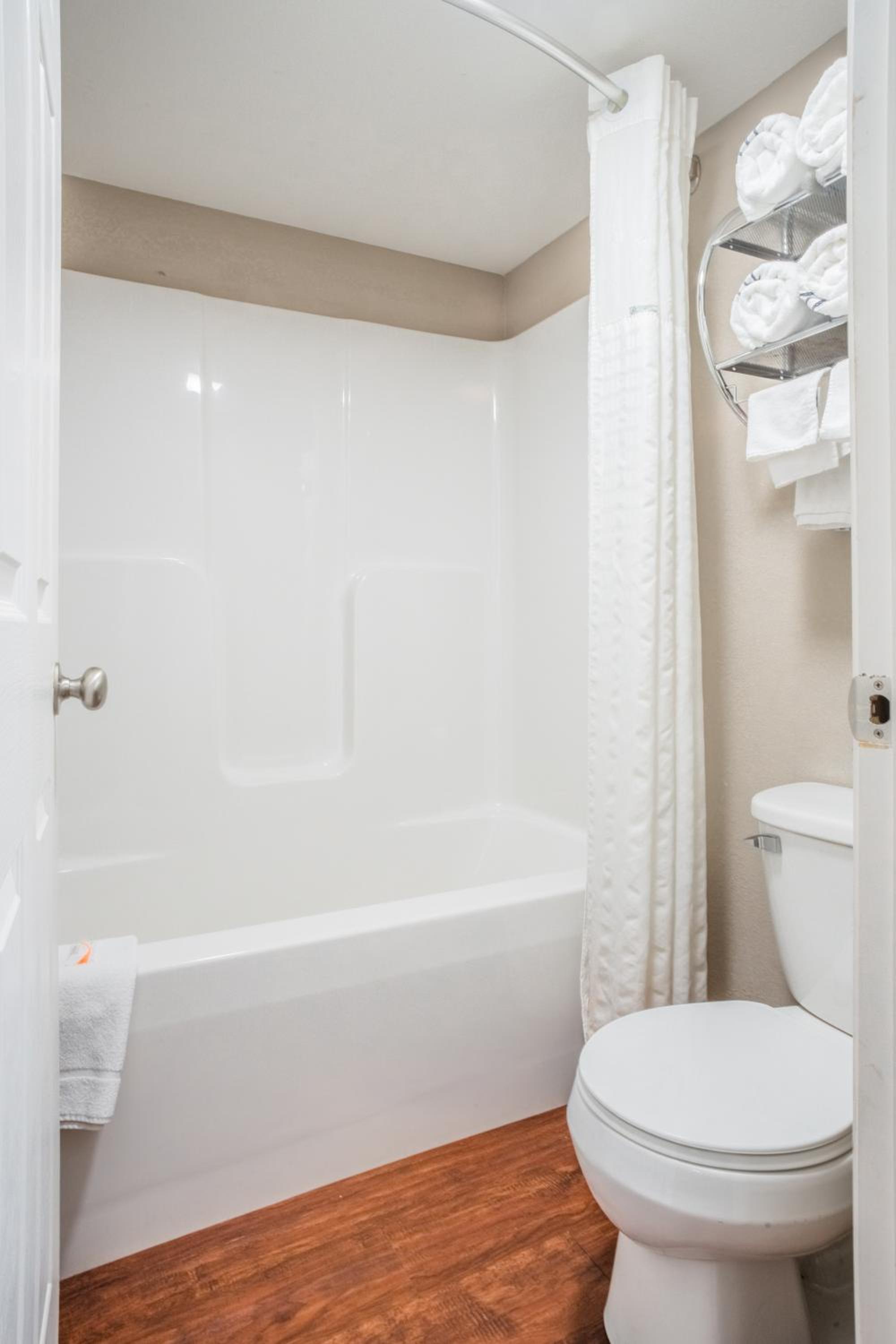 Double Room with Two Double Beds - Non-Smoking - Photo 6