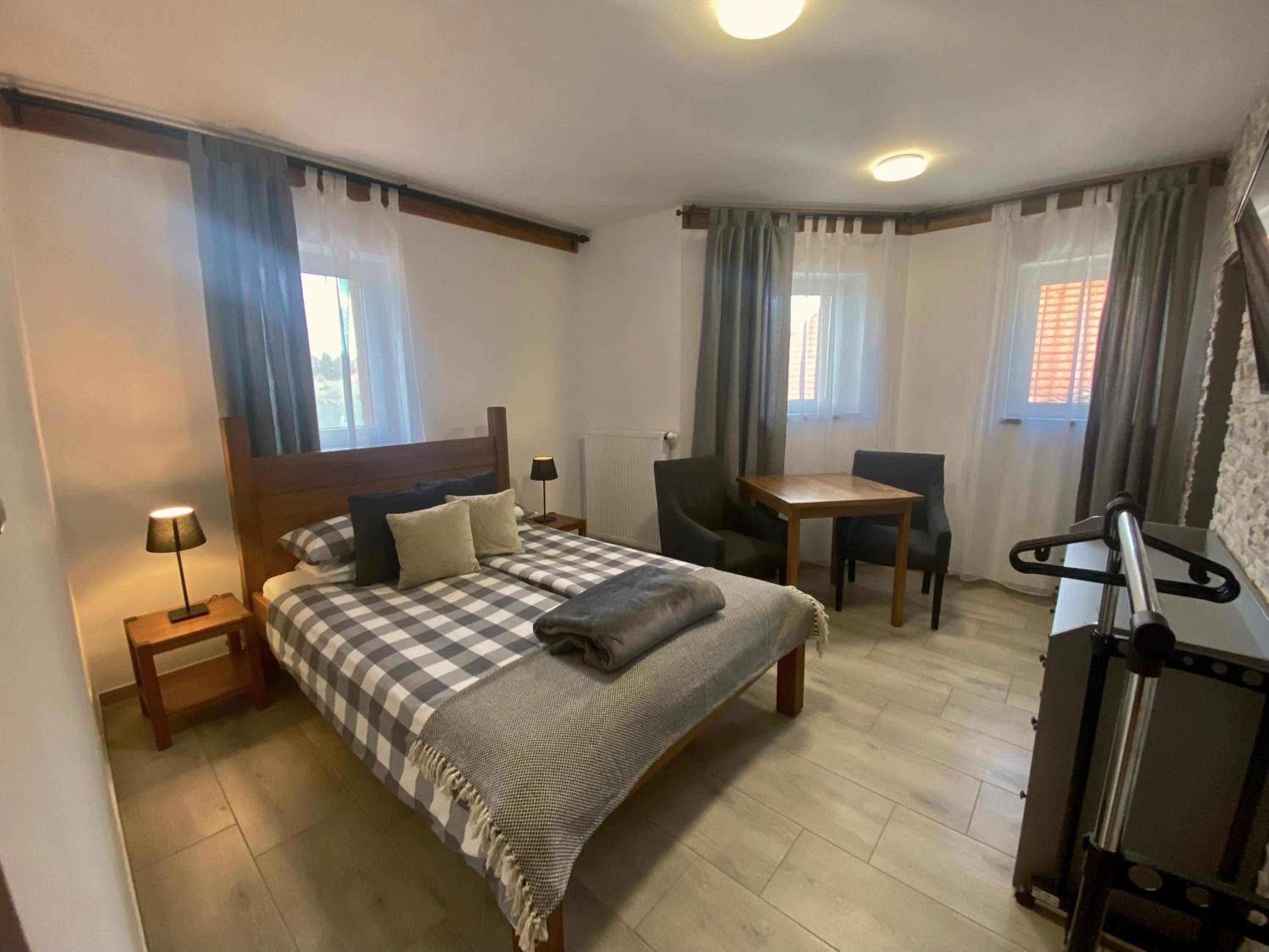 Standard Double Room - Photo 1