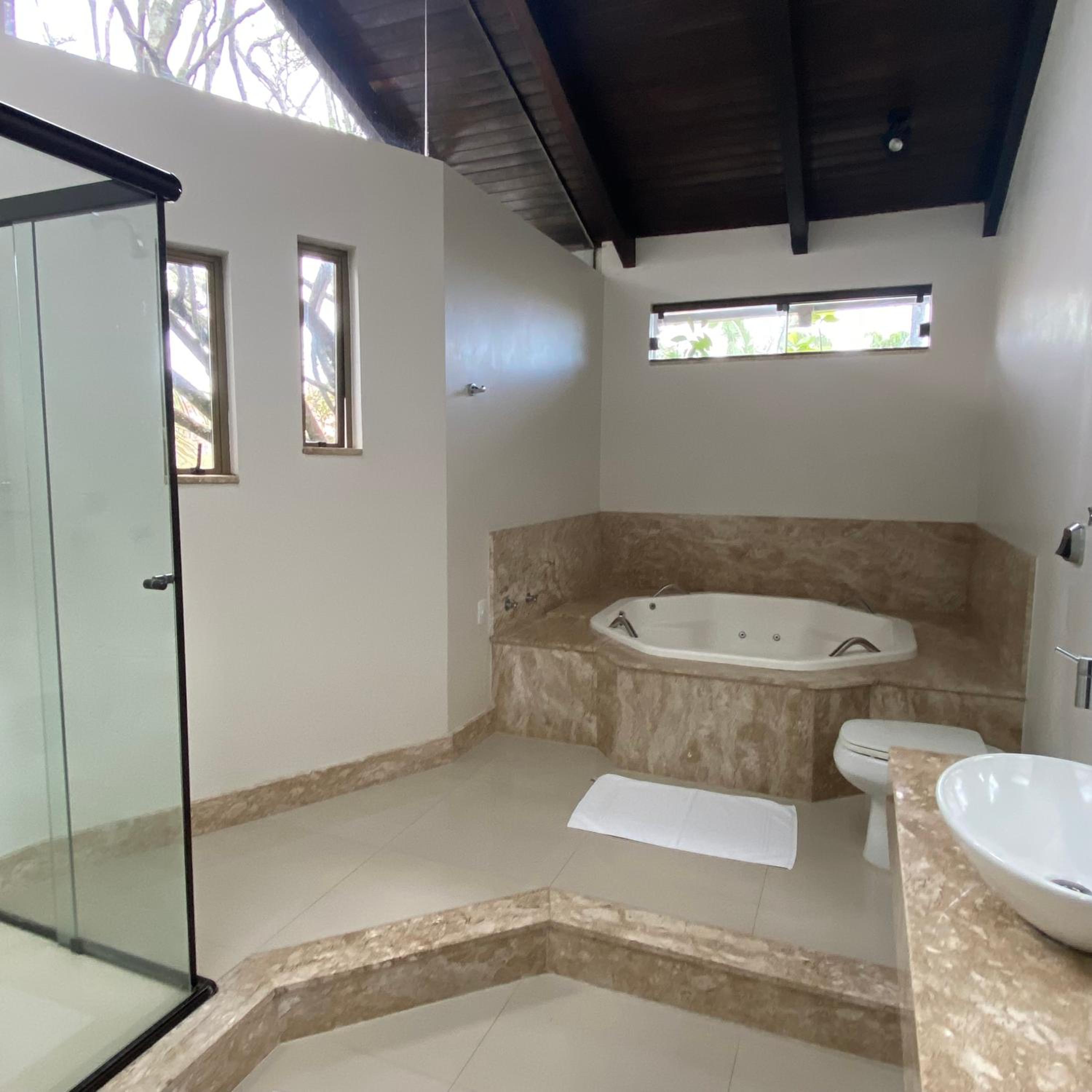 Deluxe Double or Twin Room with Spa Bath photo 3