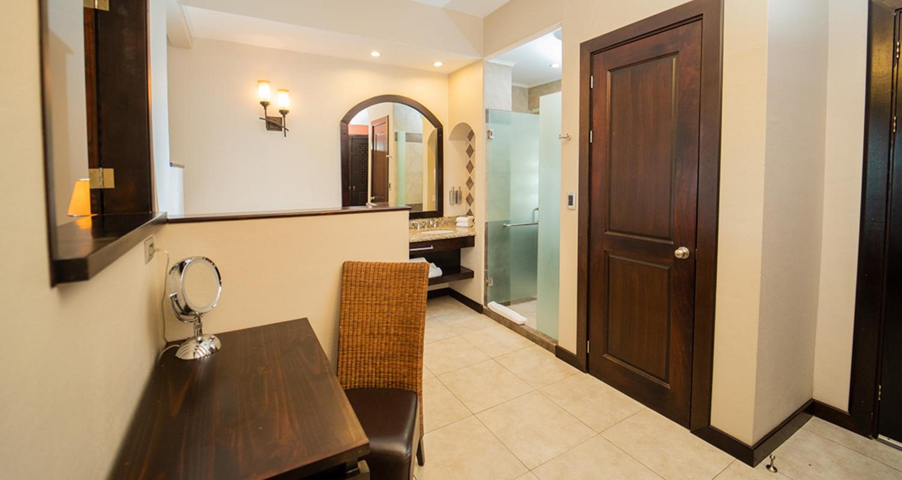 Vista Suite - Adults Only - Photo 9