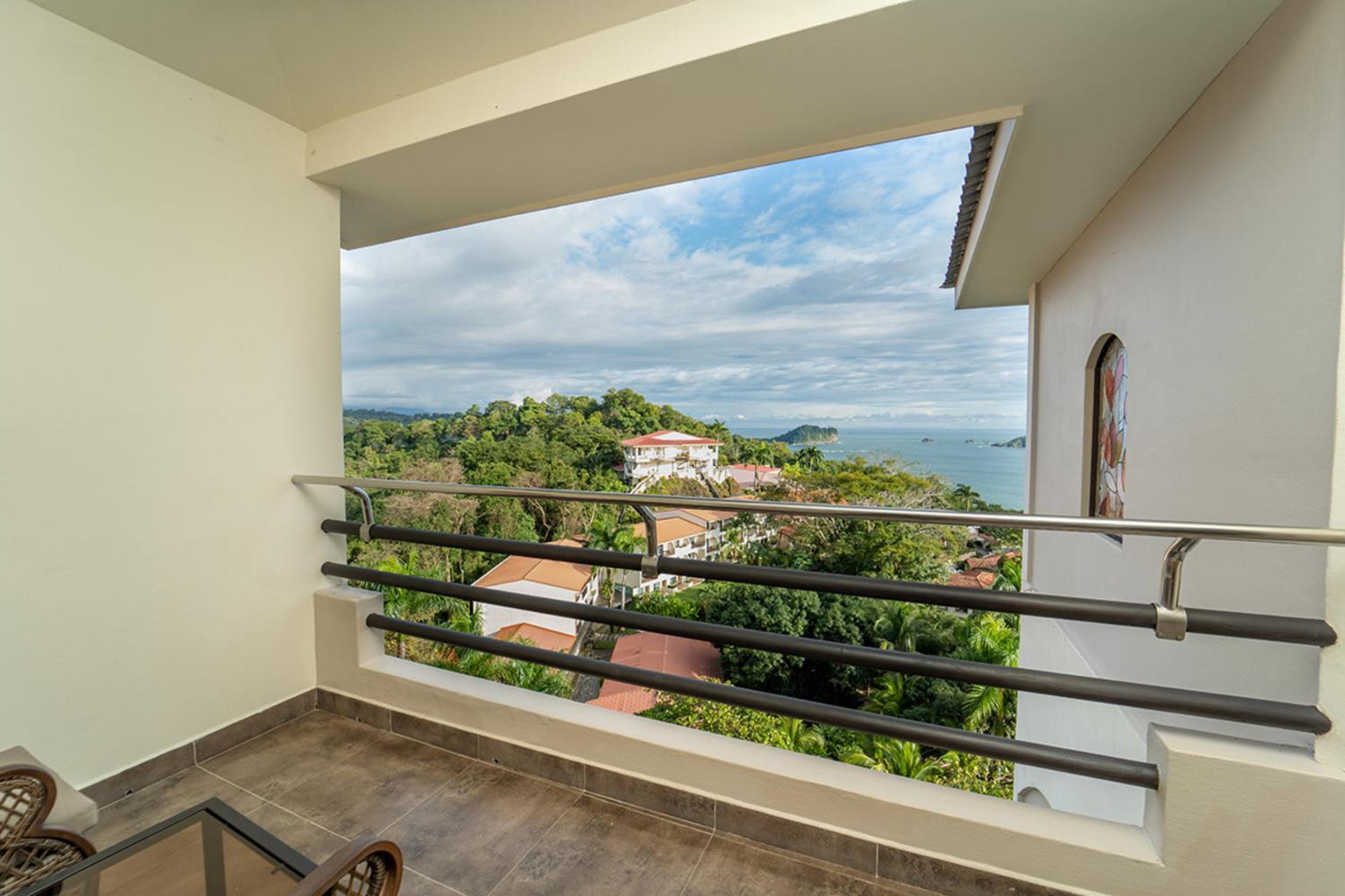 Vista Suite - Adults Only - Photo 3
