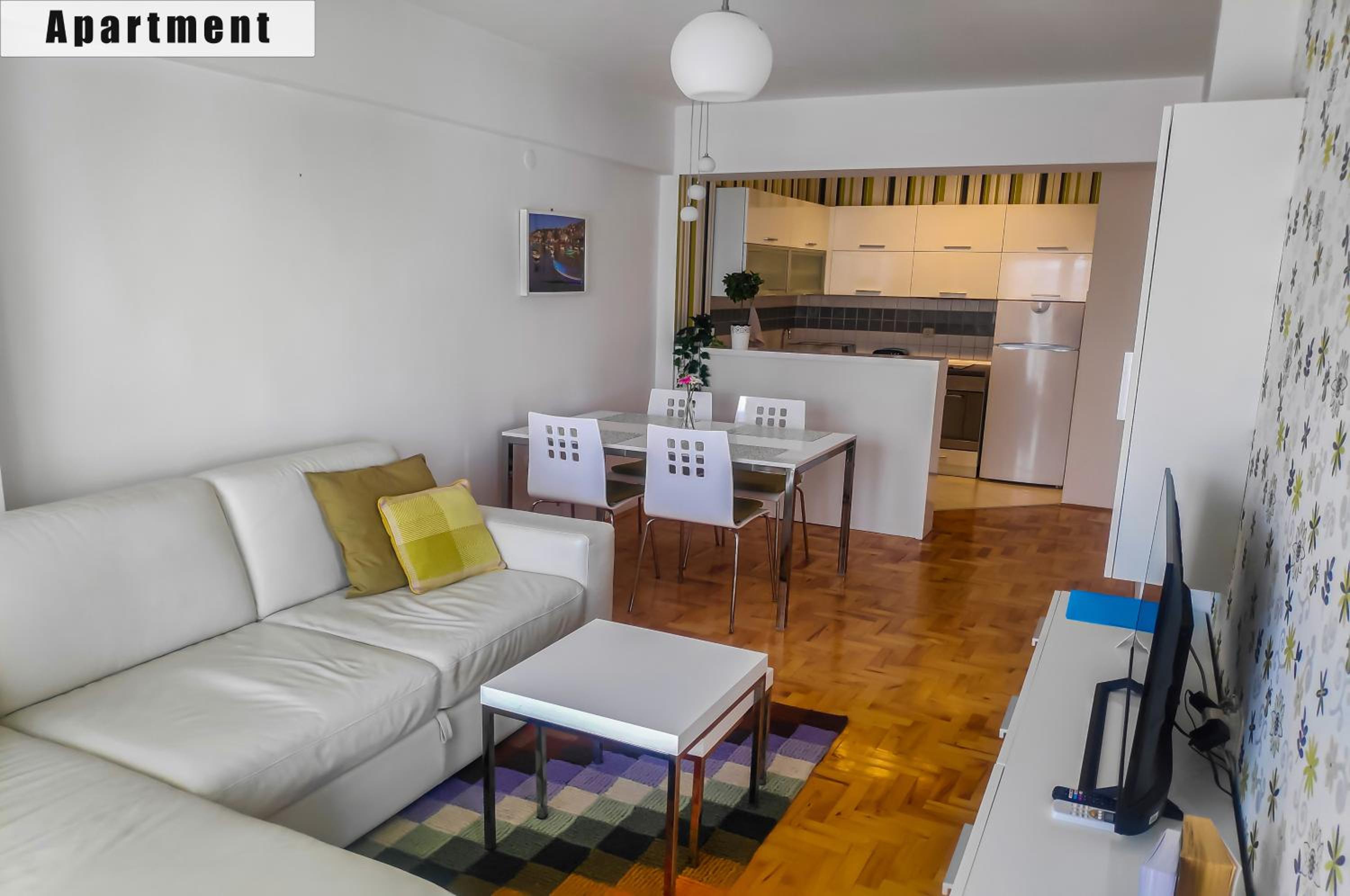 Apartment photo 2