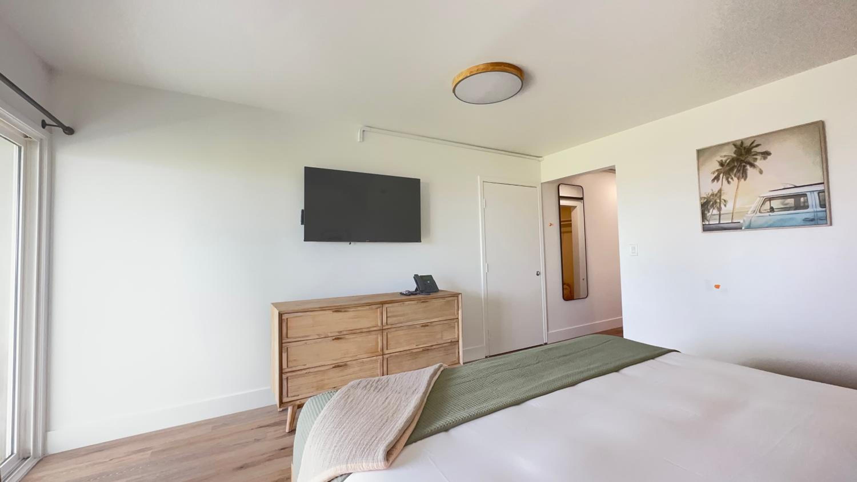Deluxe King Room photo 1
