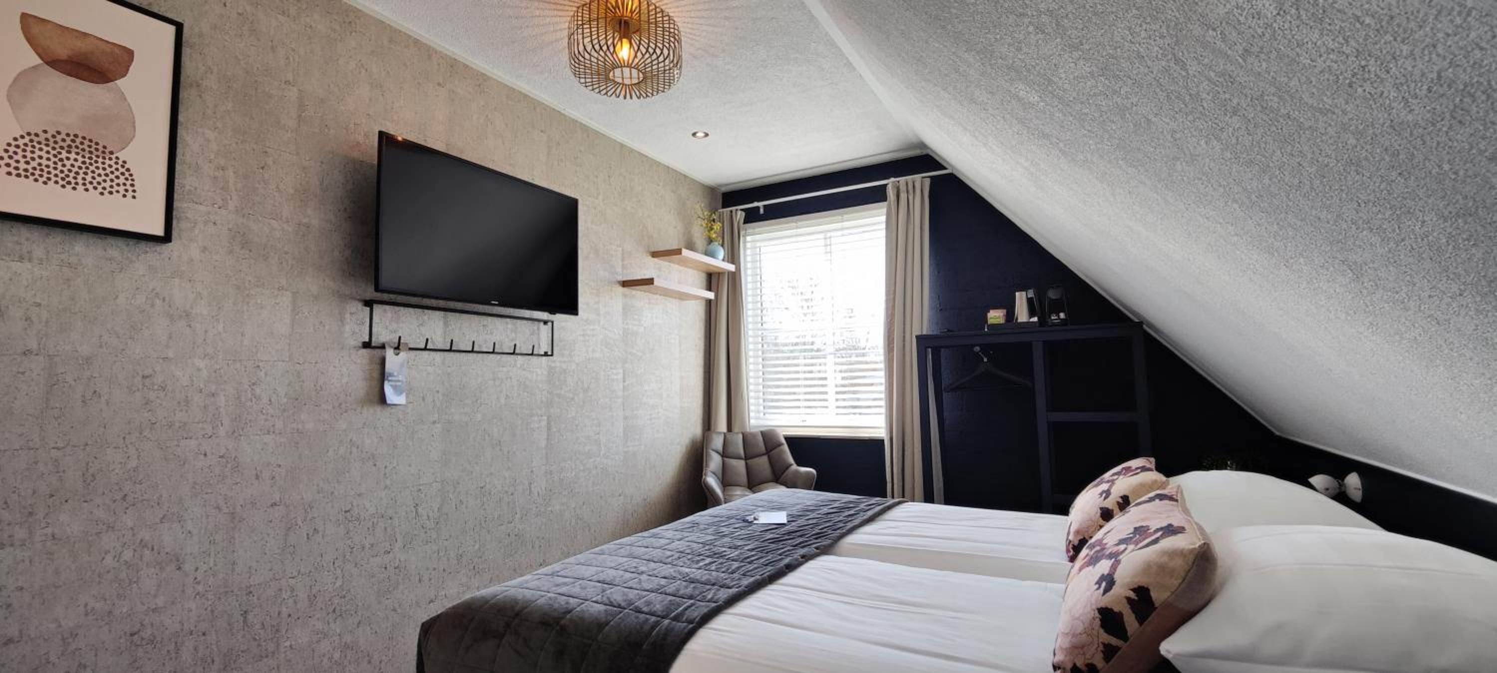 Superior Double or Twin Room photo 2