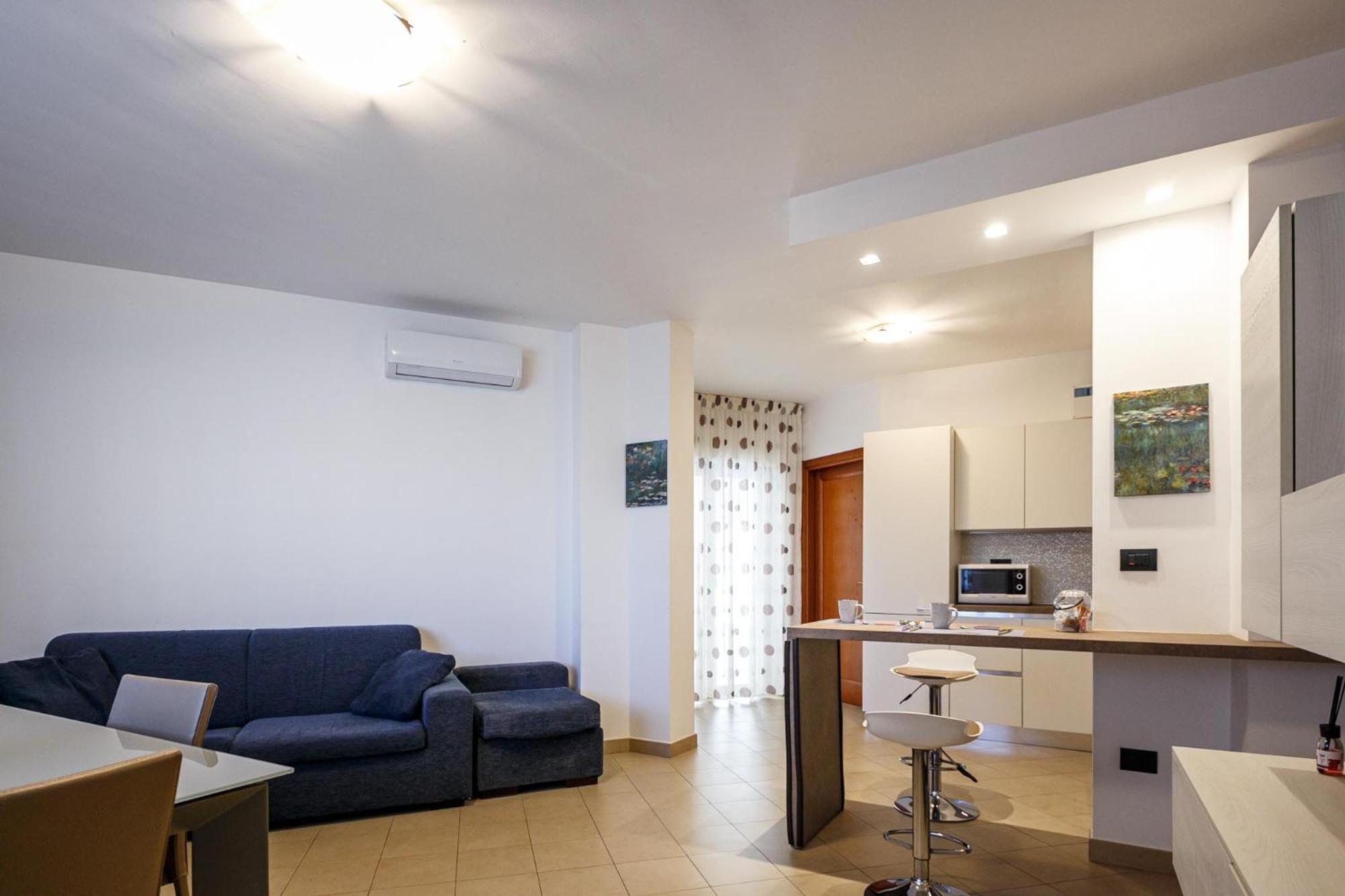 One-Bedroom Apartment photo 3