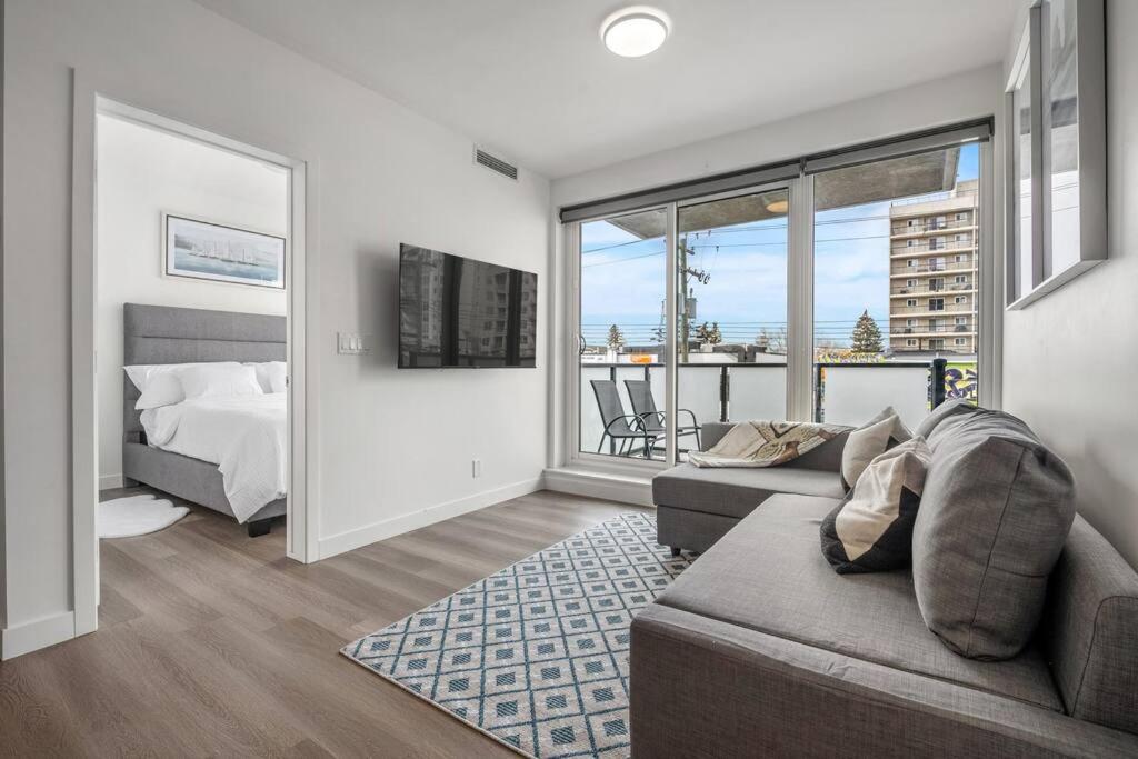 One-Bedroom Apartment with Balcony photo 1