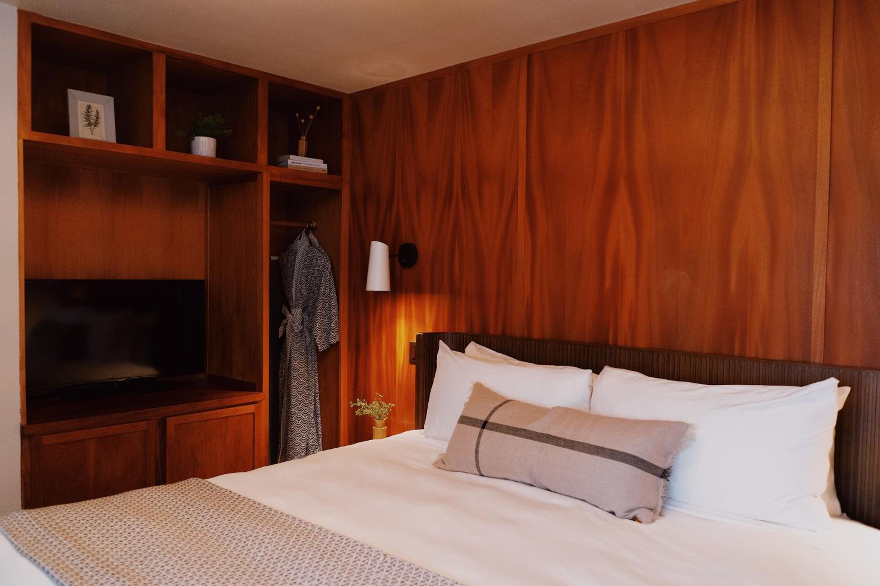 Double Room - Photo 6