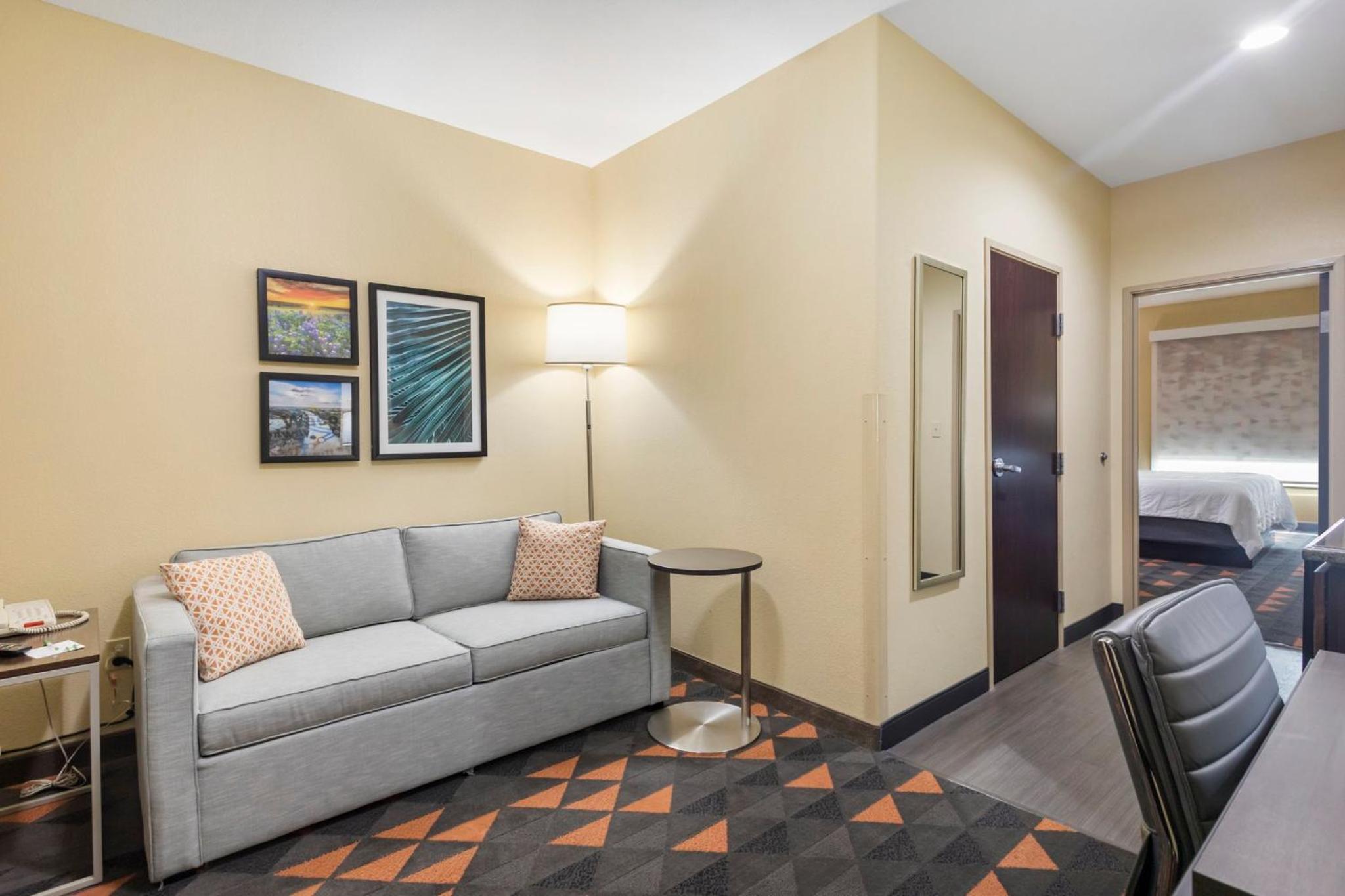 King Suite - Photo 3