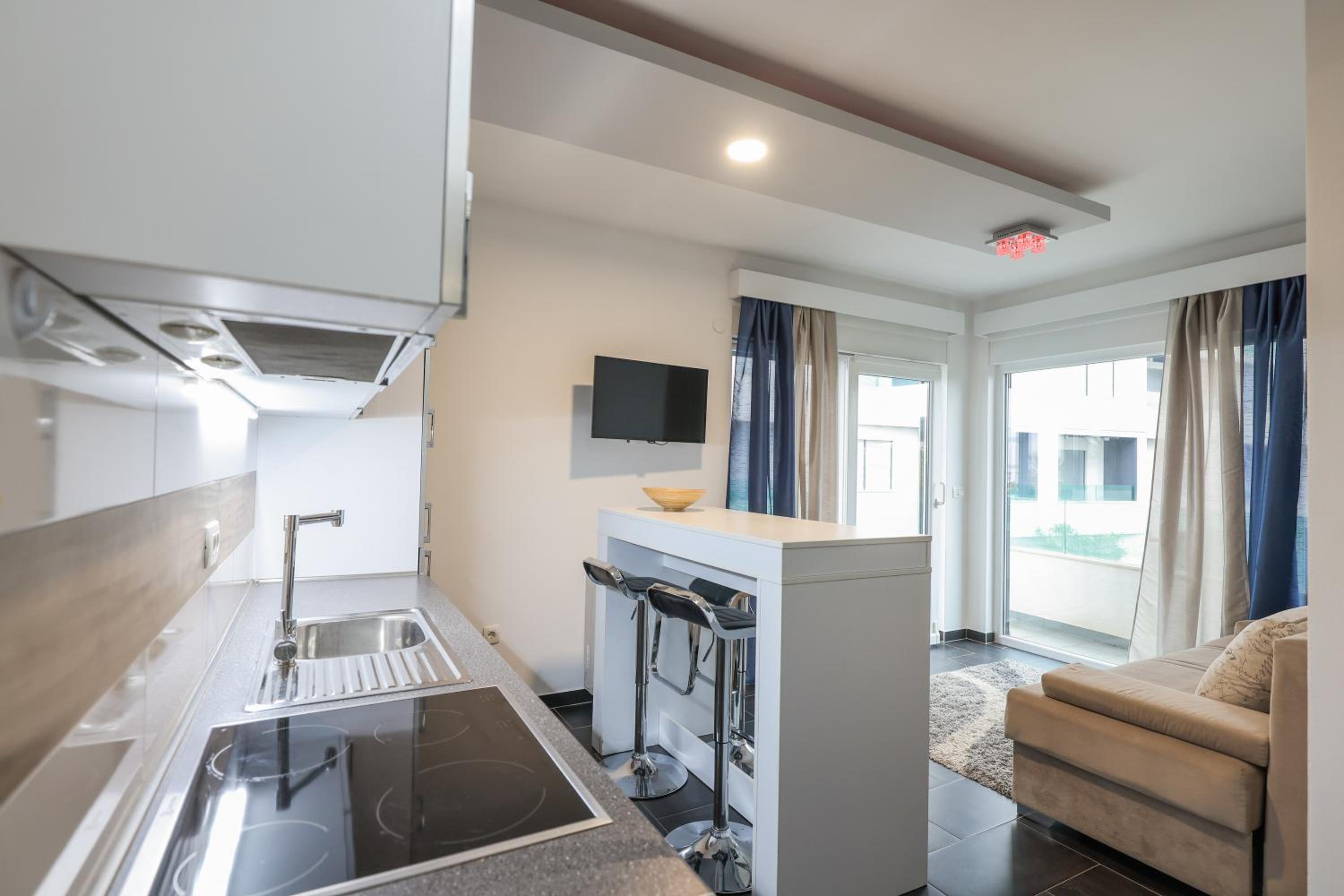 Deluxe Two-Bedroom Apartment with Balcony and Pool View - First Floor photo 3