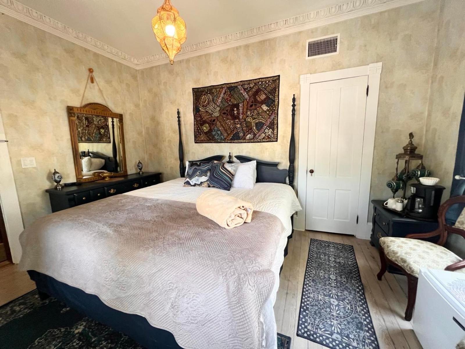 Double Room with Private External Bathroom