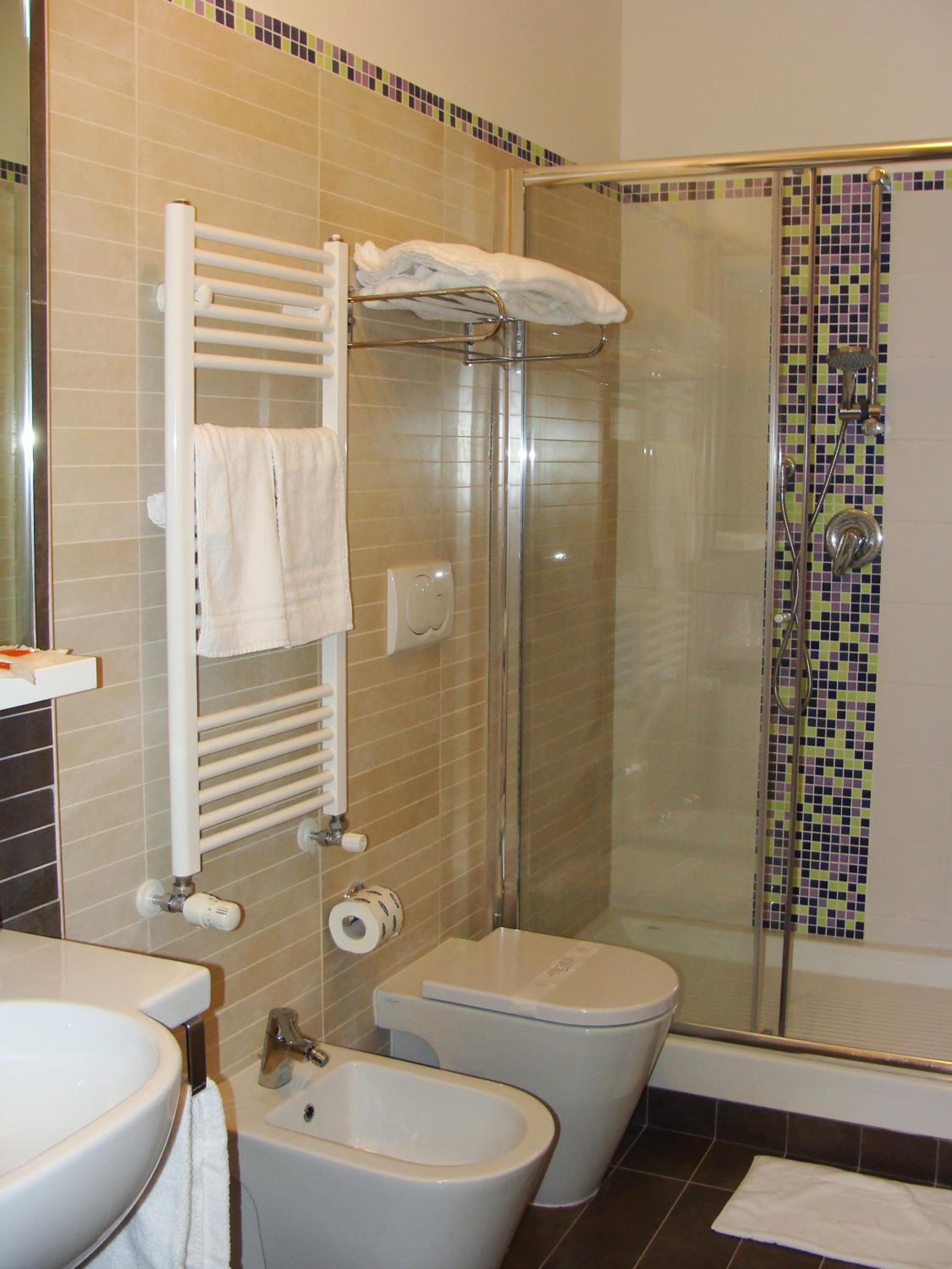Double Room - Photo 9