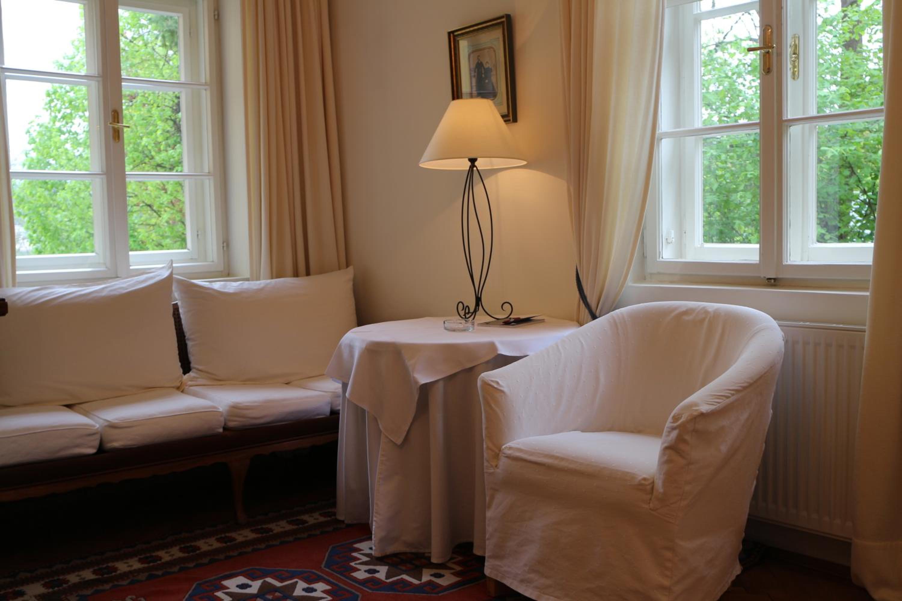 Double or Twin Room with Garden View - Photo 7