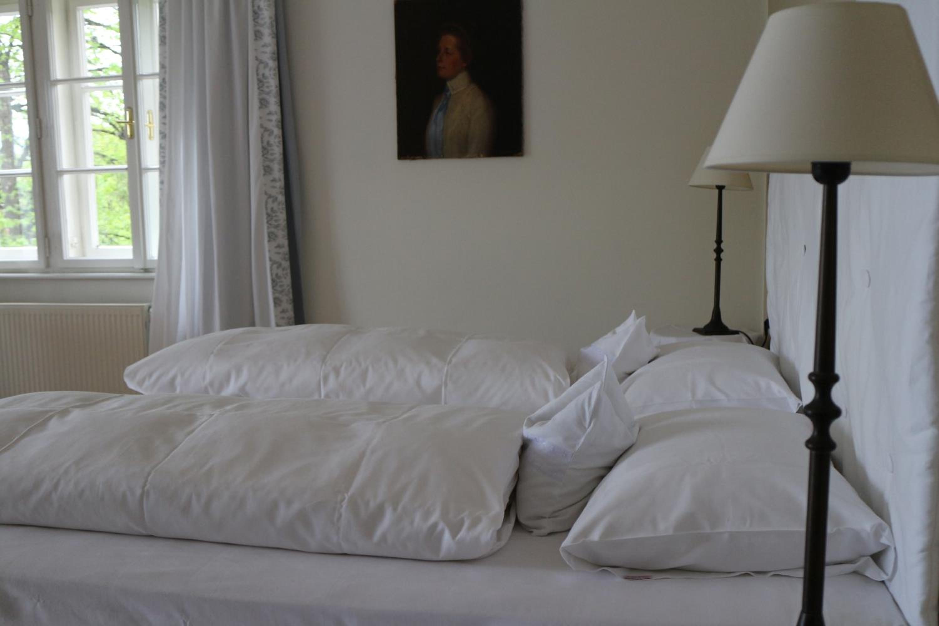 Double or Twin Room with Garden View - Photo 5