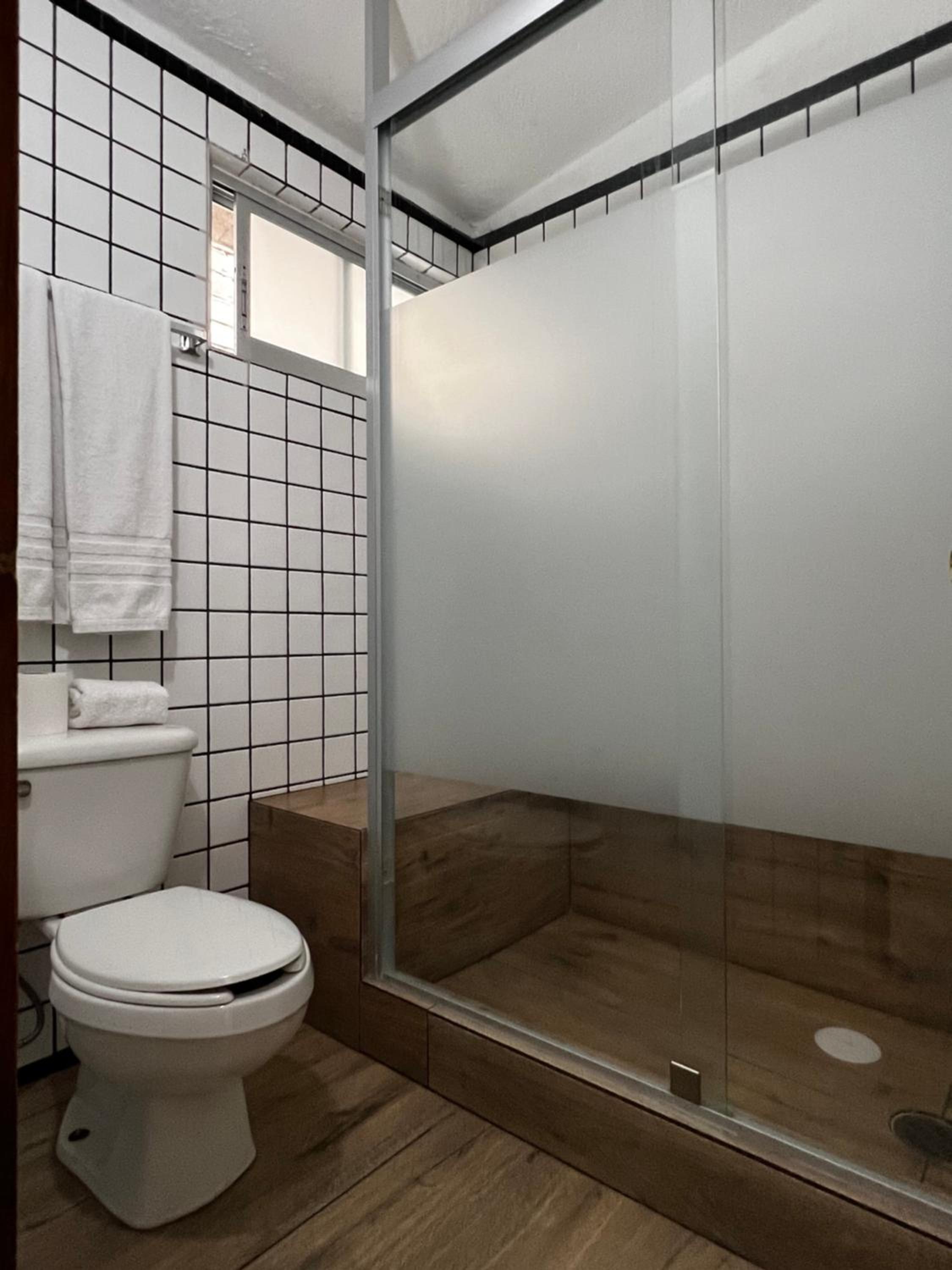 Double Room with Two Double Beds - Photo 2